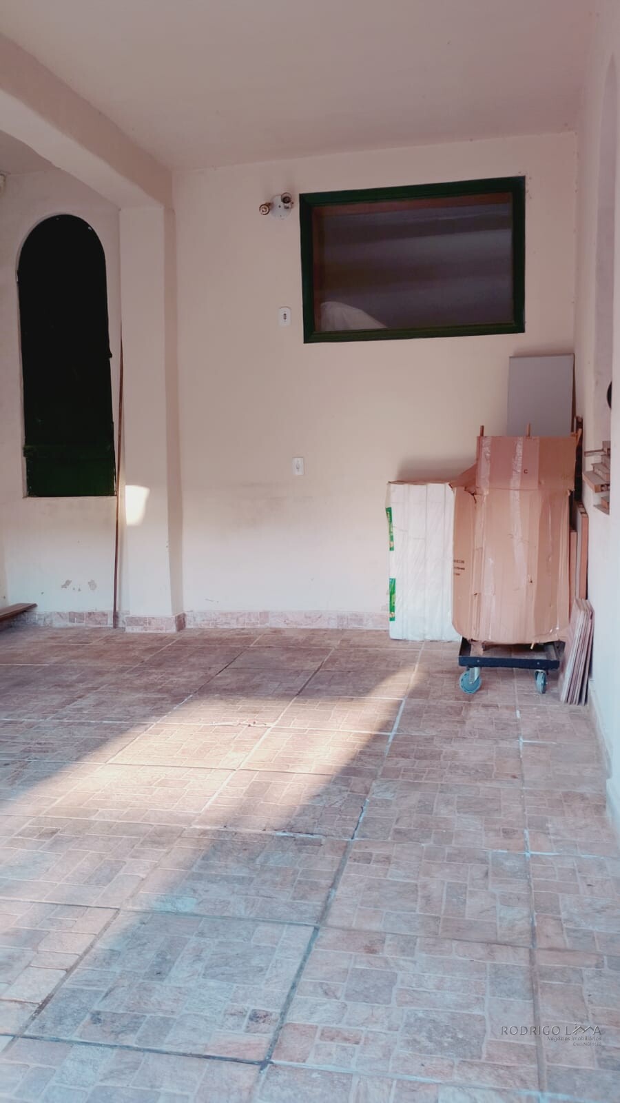 Linda casa a Venda em São Lourenço - MG.