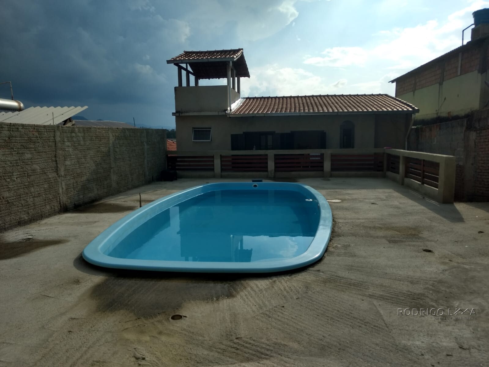Linda casa a Venda em São Lourenço - MG.