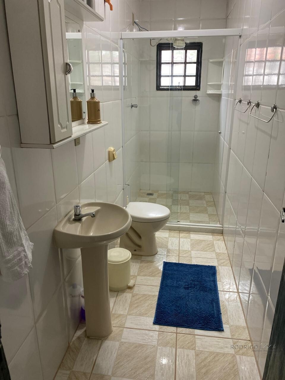 Linda casa a Venda em São Lourenço - MG.