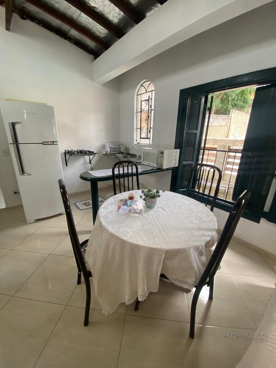 Linda casa a Venda em São Lourenço - MG.