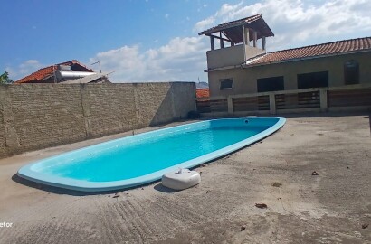 Linda casa a Venda em São Lourenço - MG.