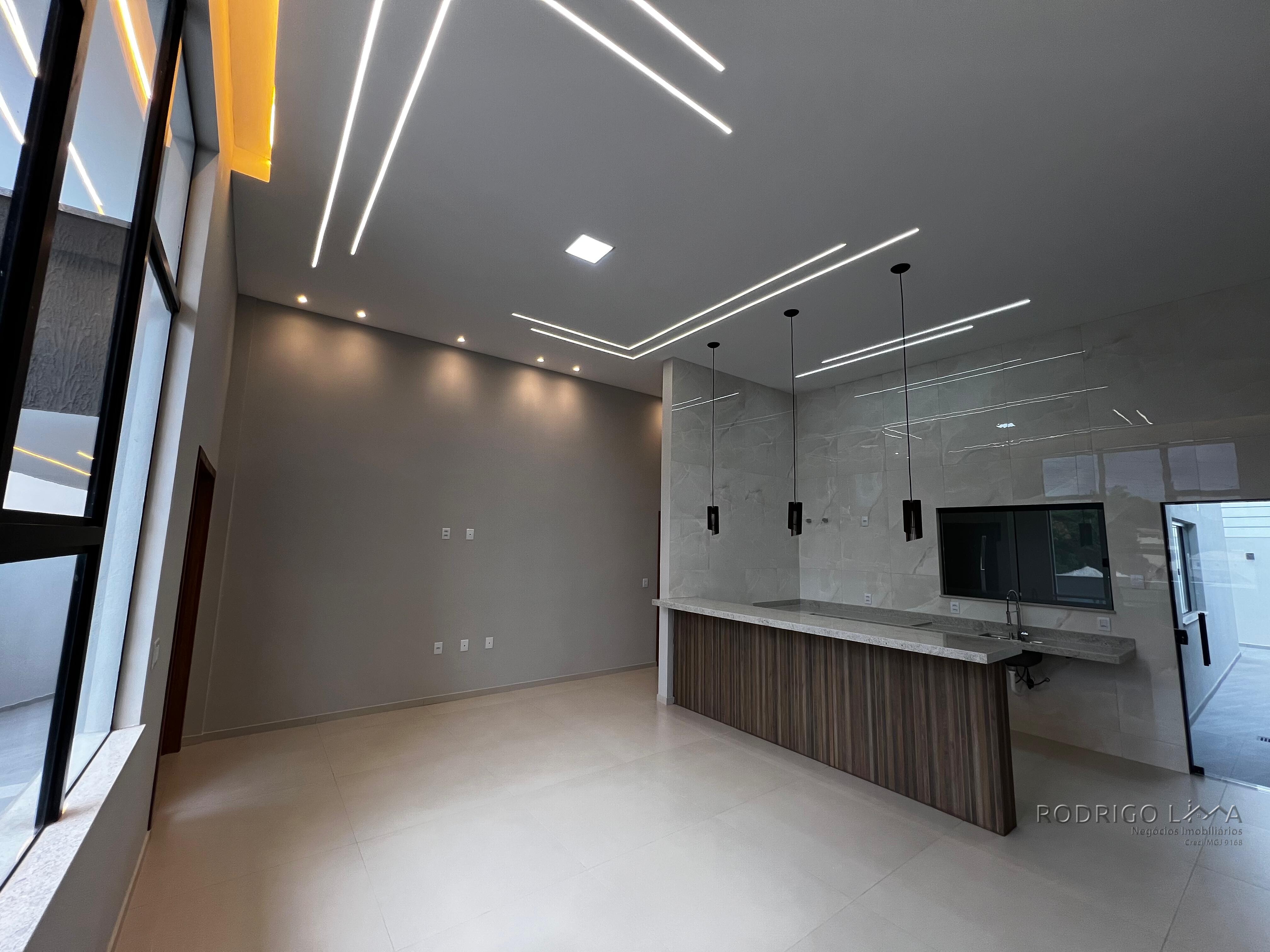 Linda casa para venda em São Lourenço - MG.