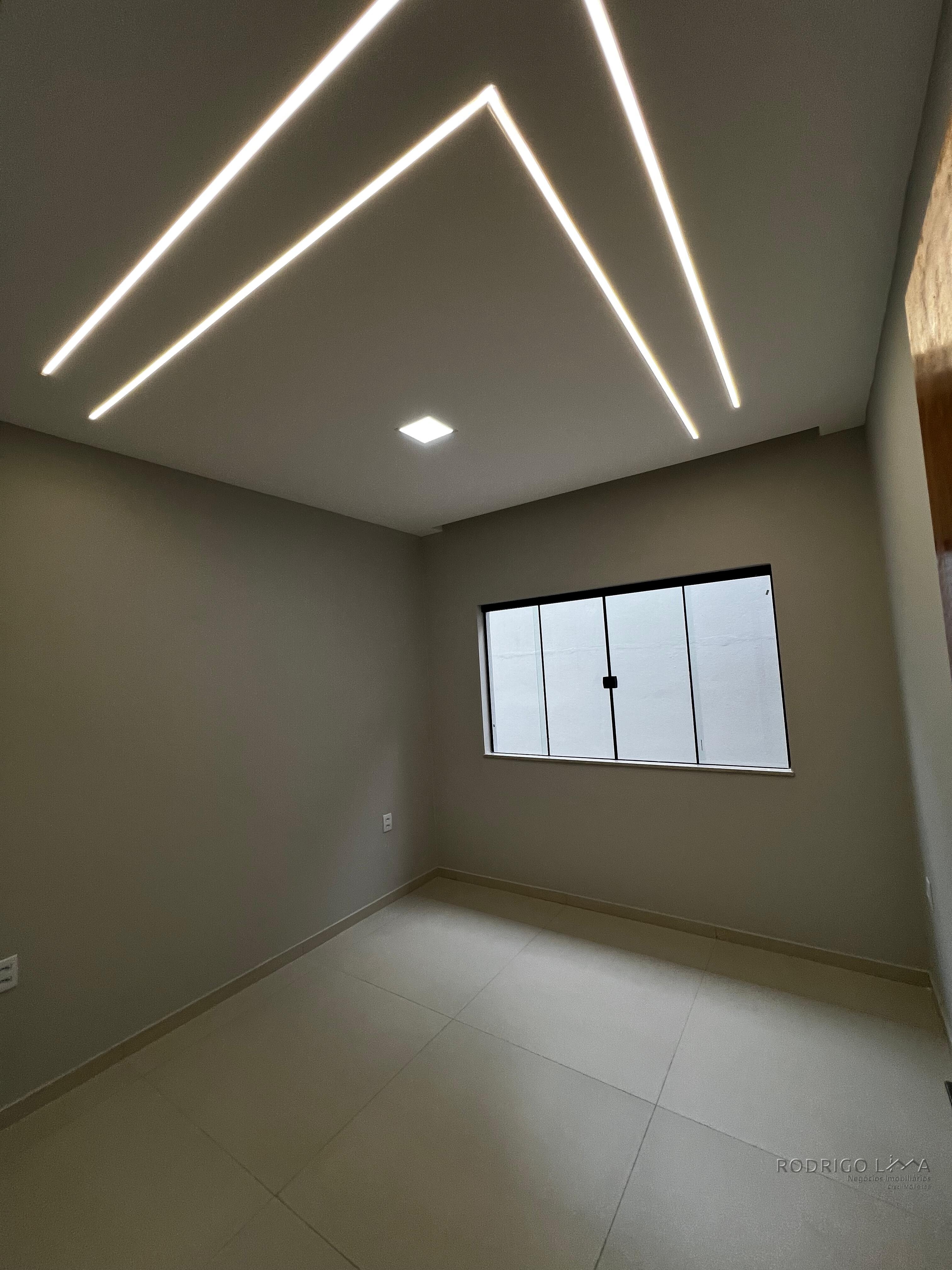 Linda casa para venda em São Lourenço - MG.