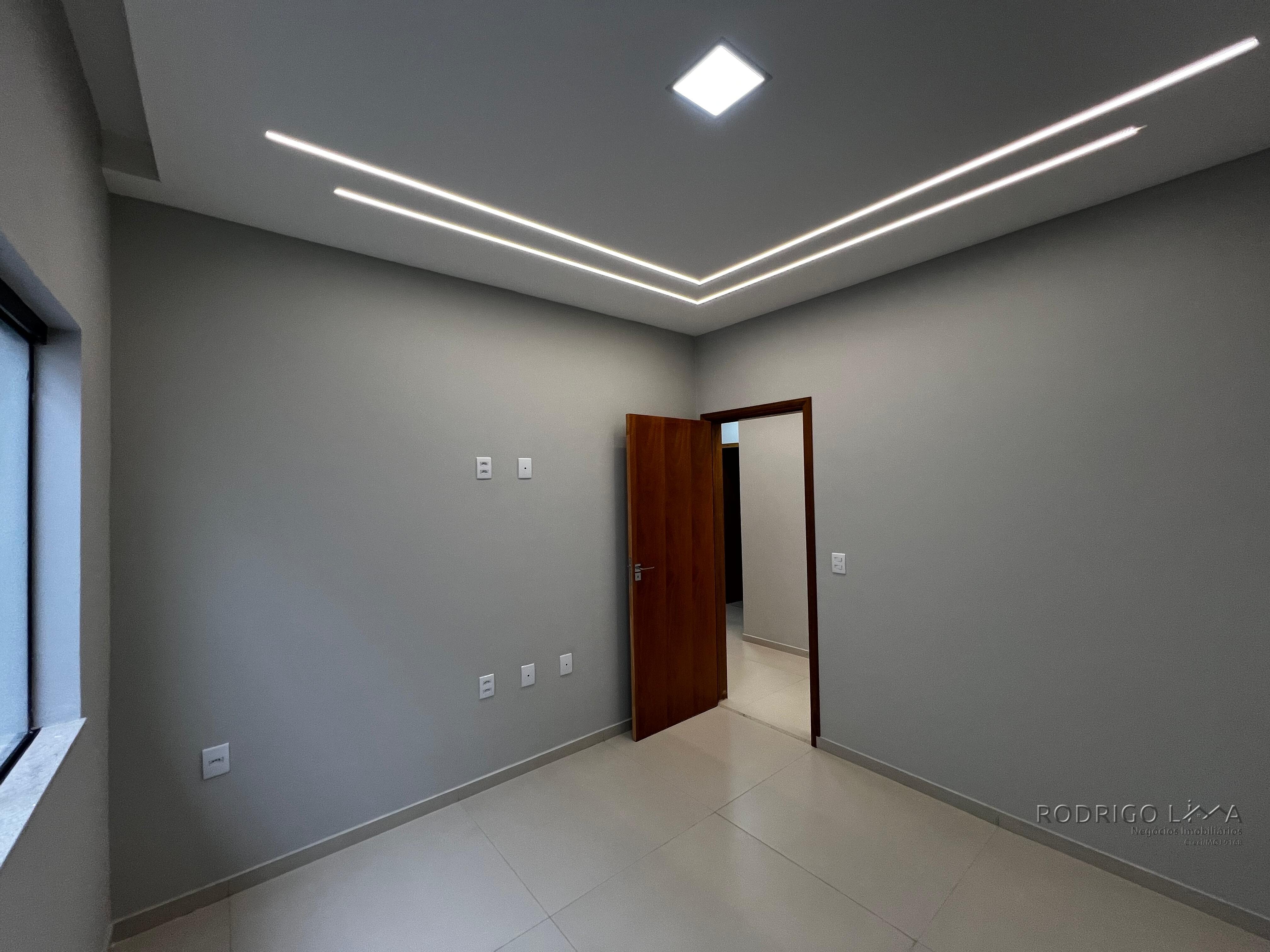 Linda casa para venda em São Lourenço - MG.