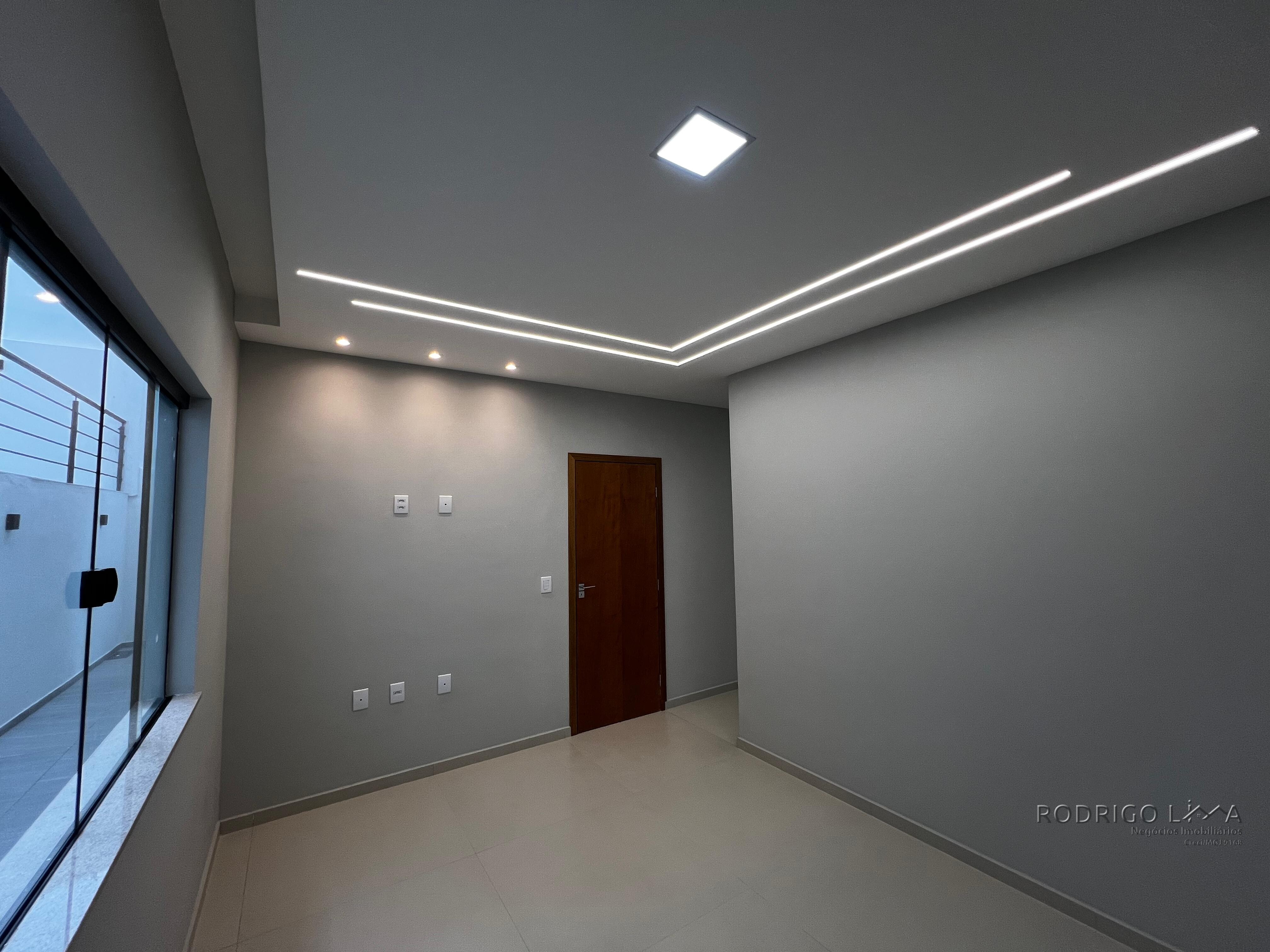 Linda casa para venda em São Lourenço - MG.