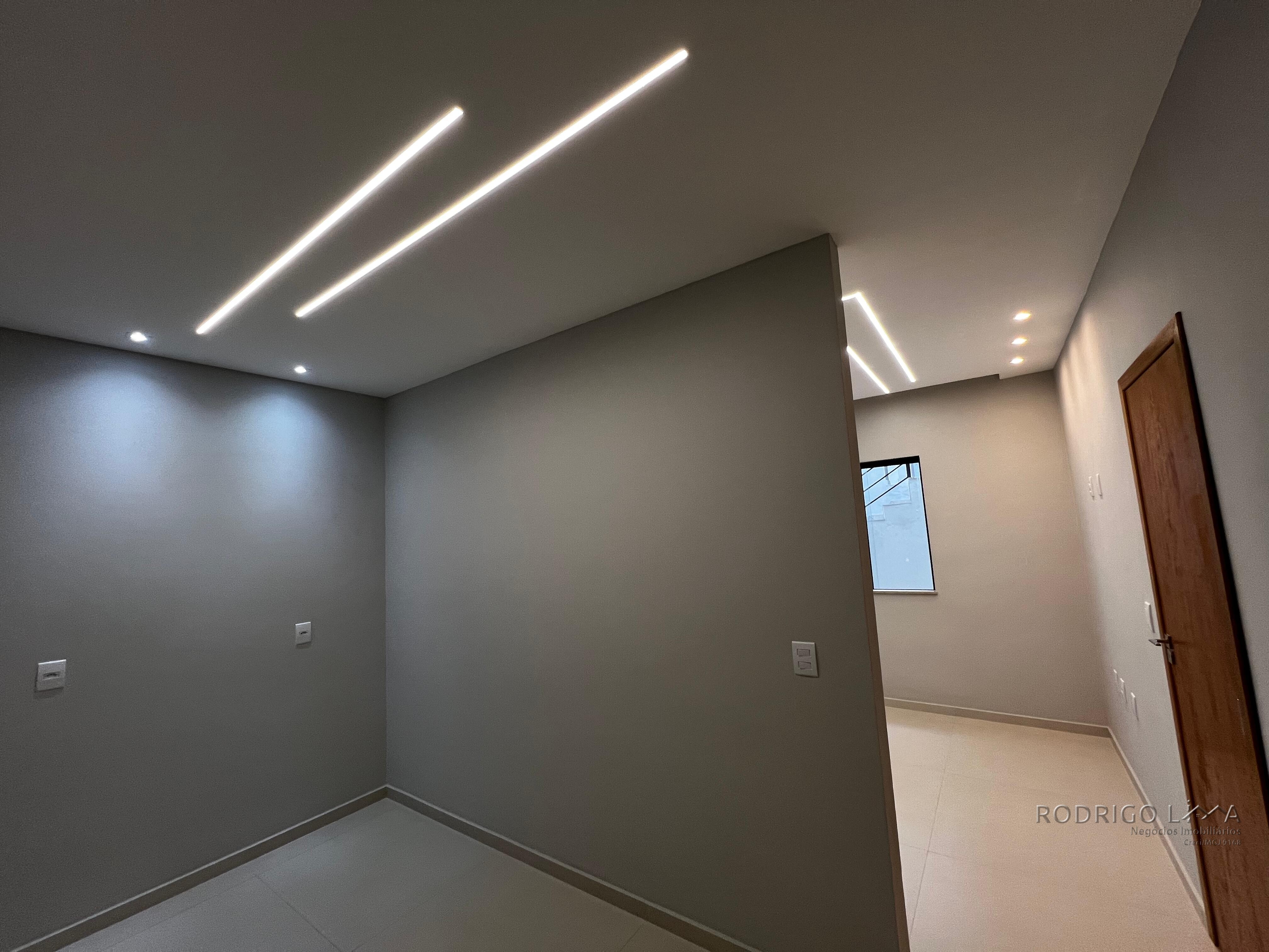 Linda casa para venda em São Lourenço - MG.