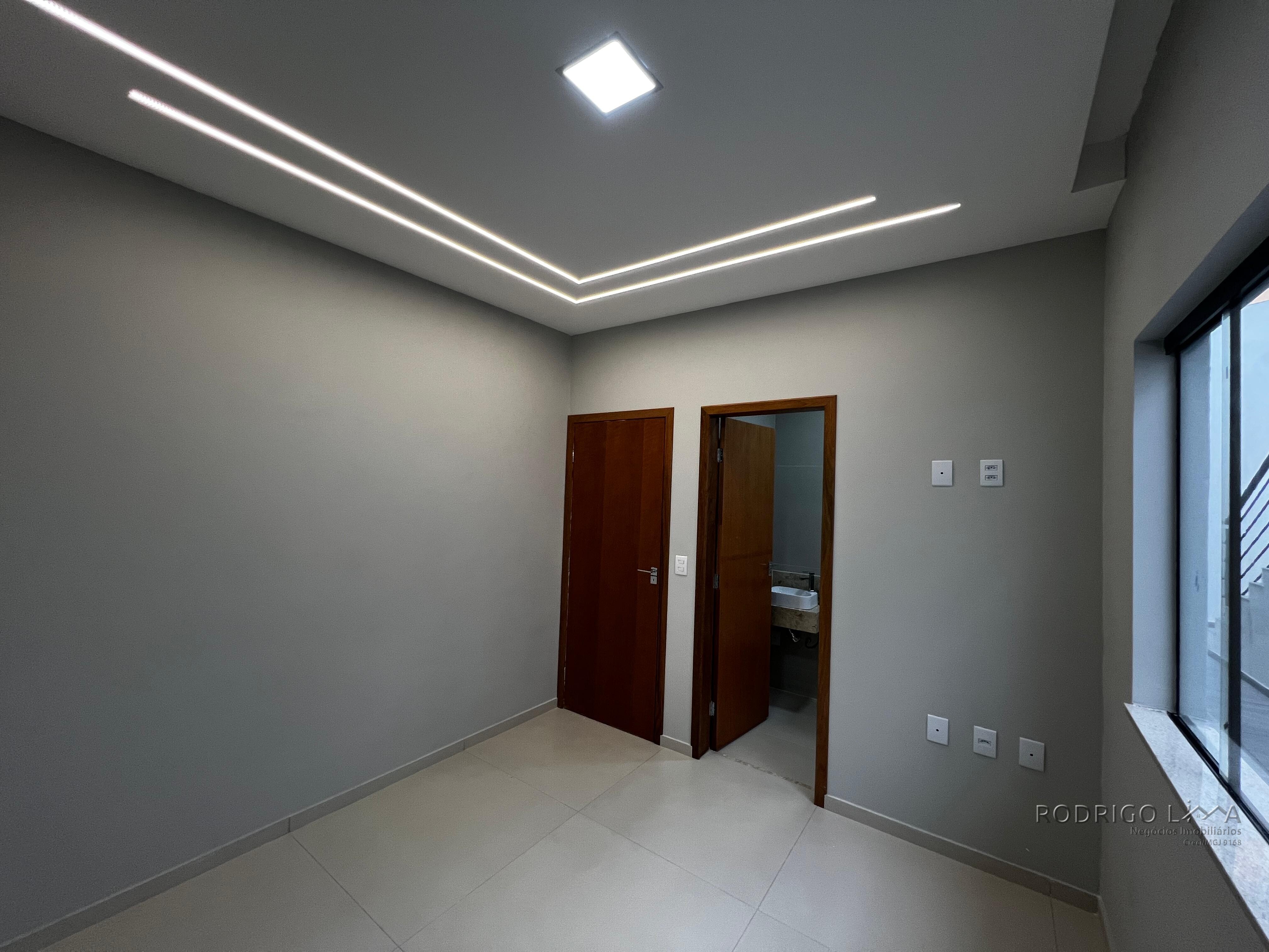 Linda casa para venda em São Lourenço - MG.