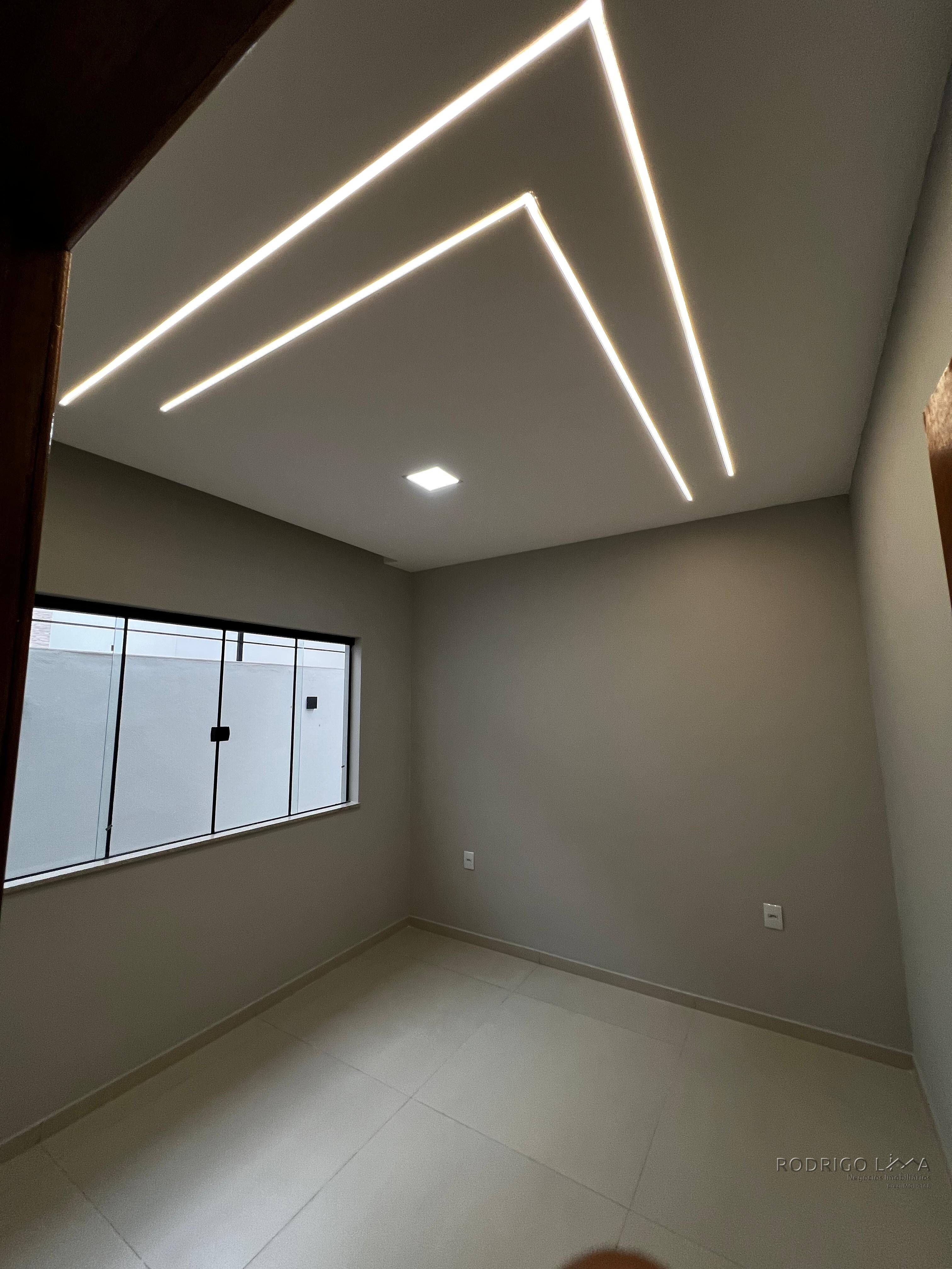 Linda casa para venda em São Lourenço - MG.