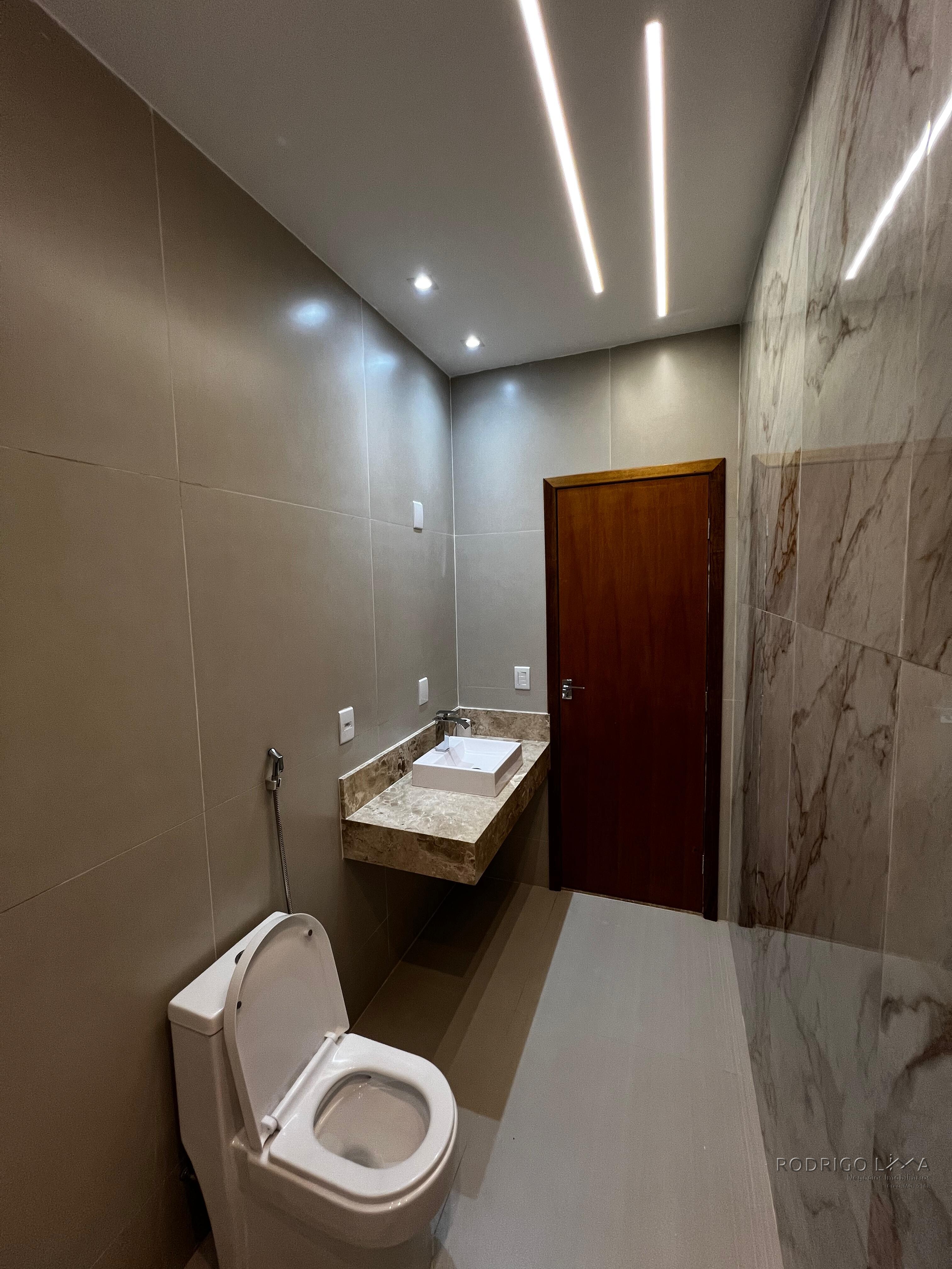 Linda casa para venda em São Lourenço - MG.