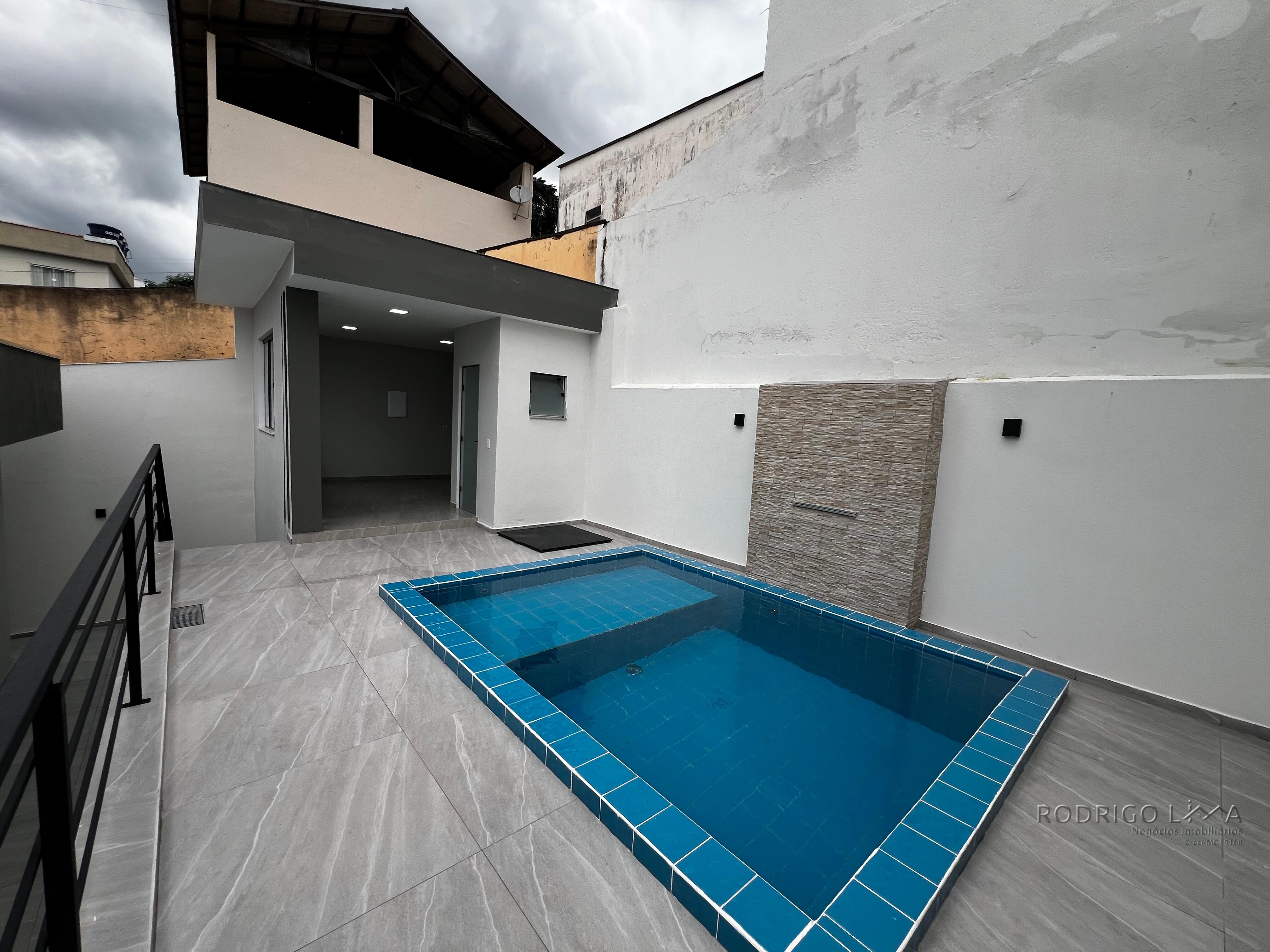 Linda casa para venda em São Lourenço - MG.