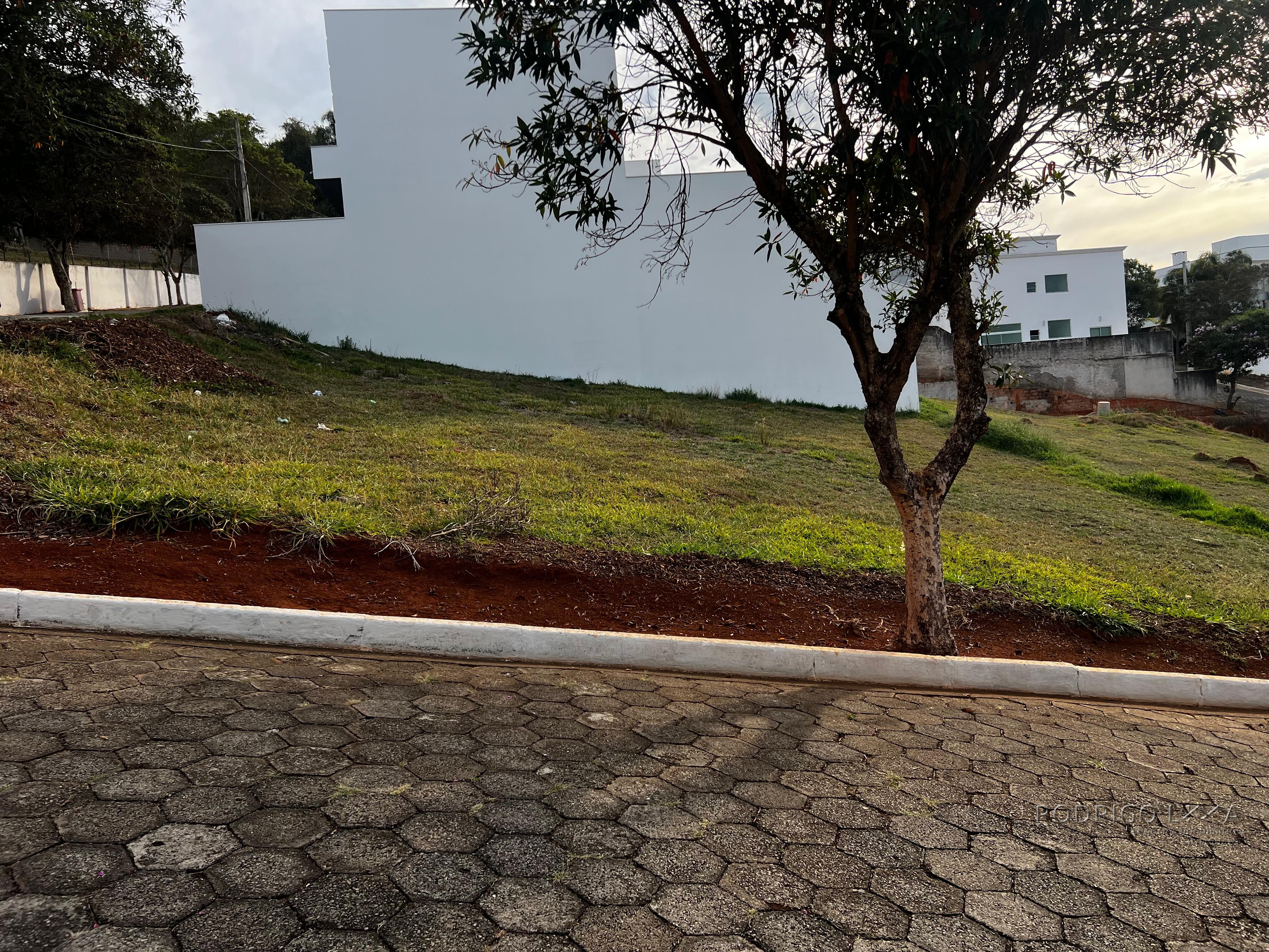 Lote em condomínio de alto padrão para venda em São Lourenço MG.