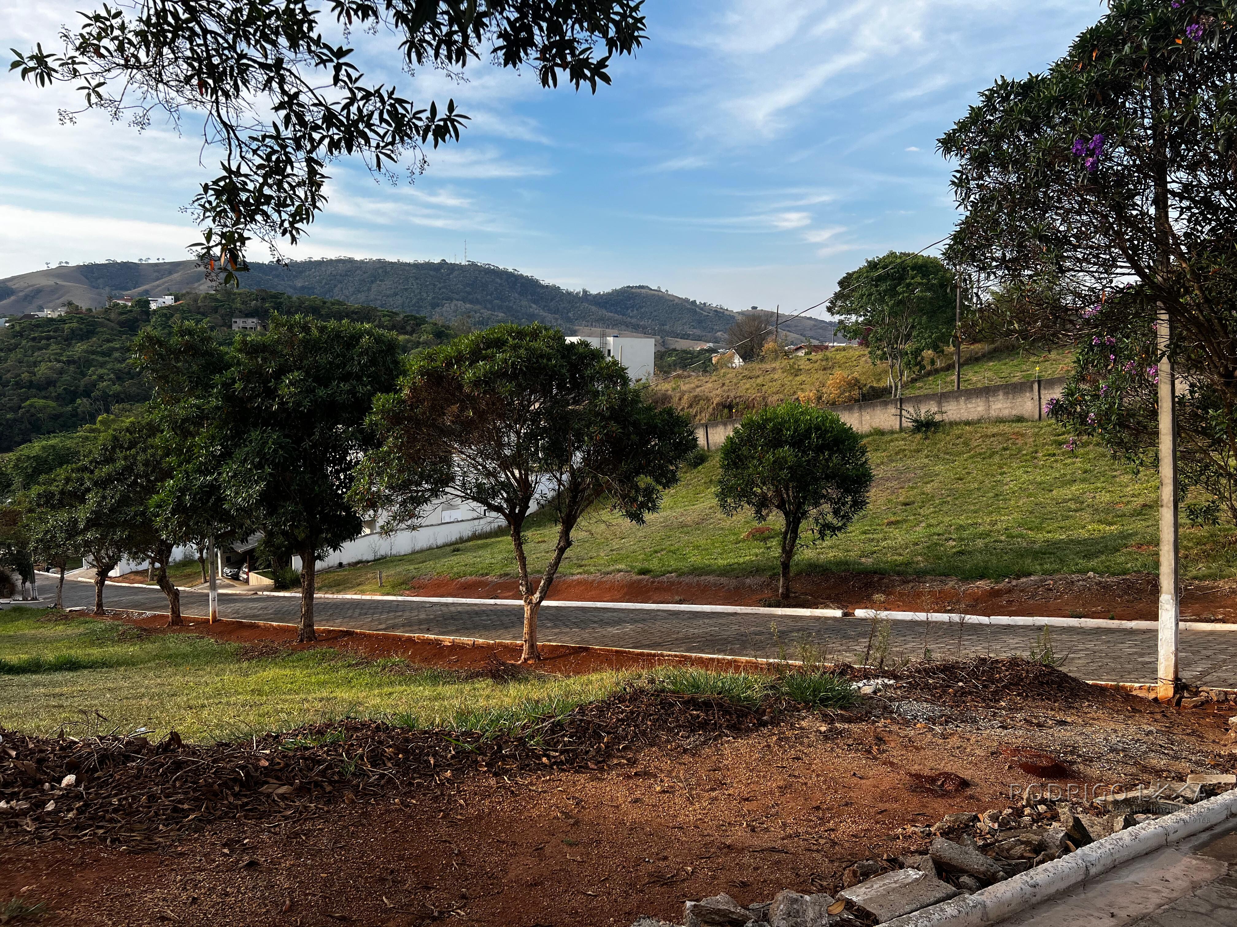 Lote em condomínio de alto padrão para venda em São Lourenço MG.