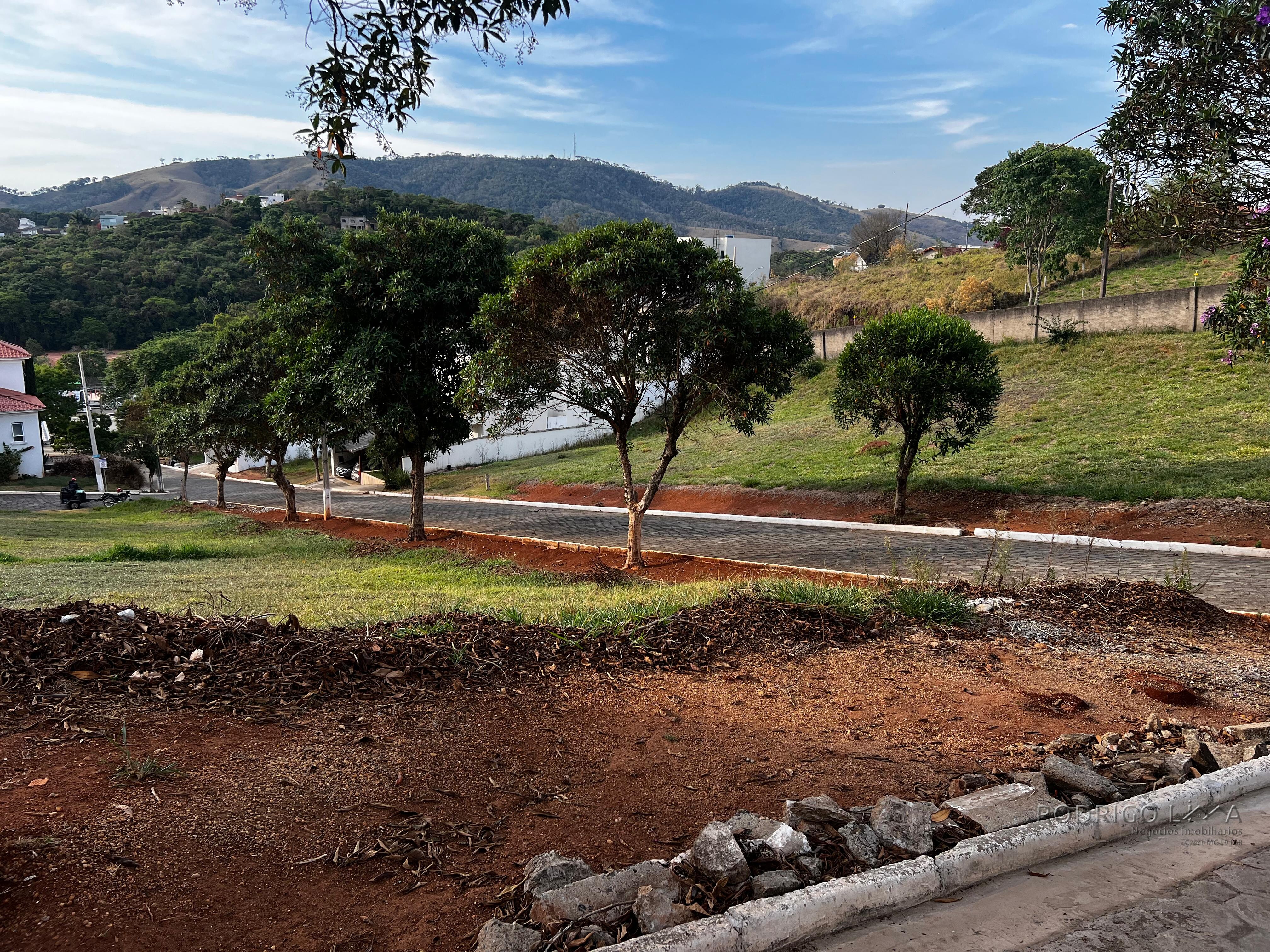 Lote em condomínio de alto padrão para venda em São Lourenço MG.