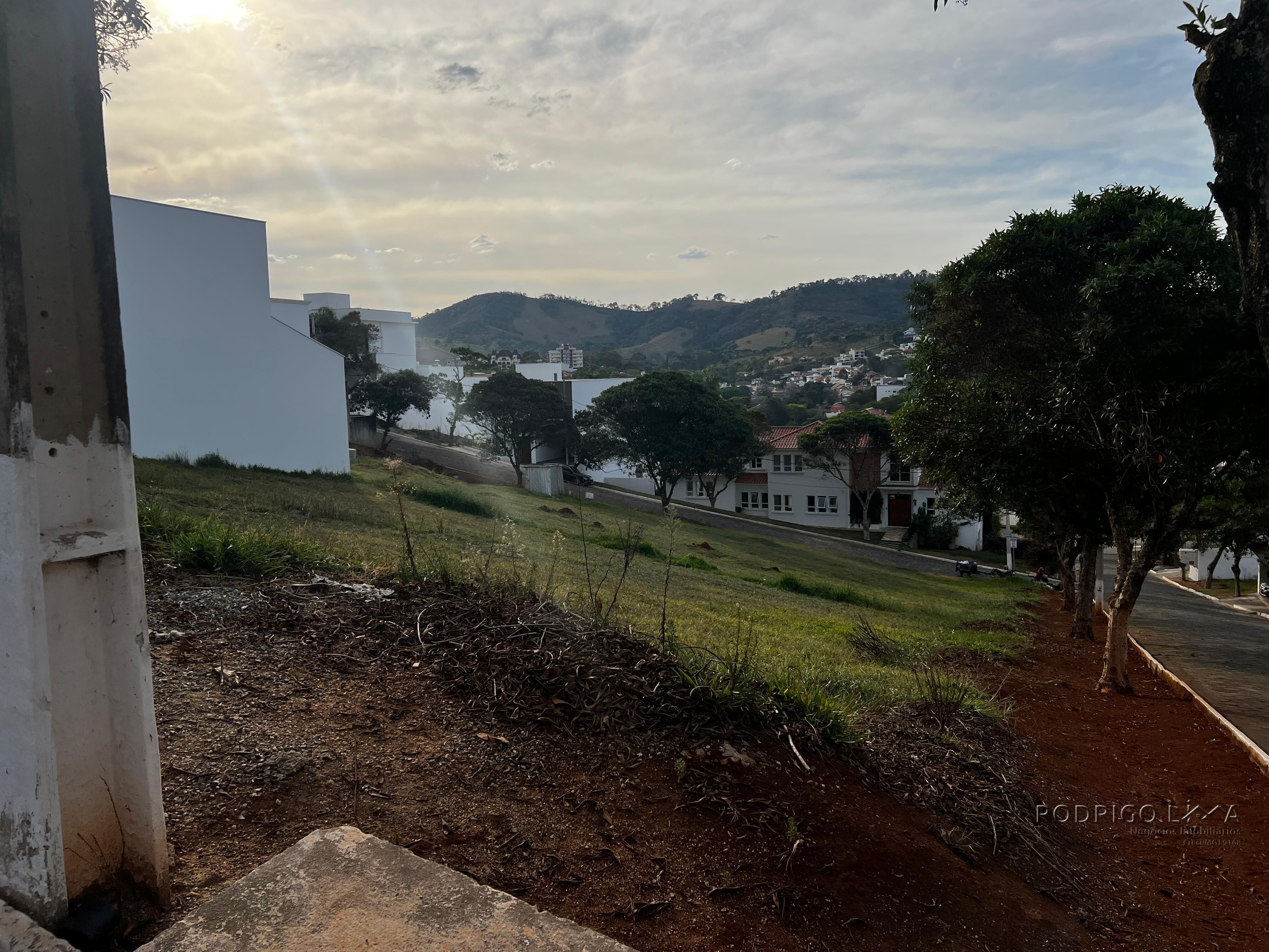 Lote em condomínio de alto padrão para venda em São Lourenço MG.