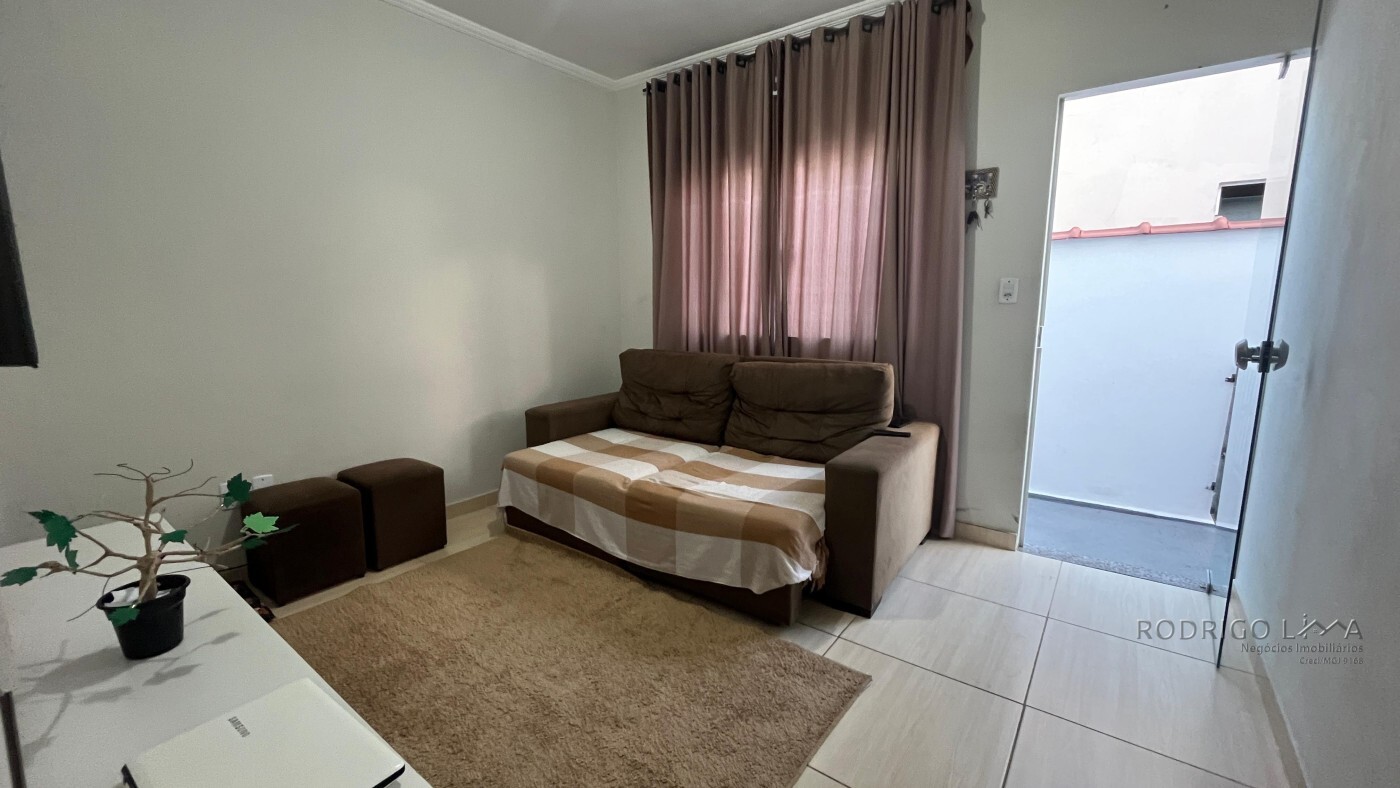 Casa para venda em São Lourenço - MG.