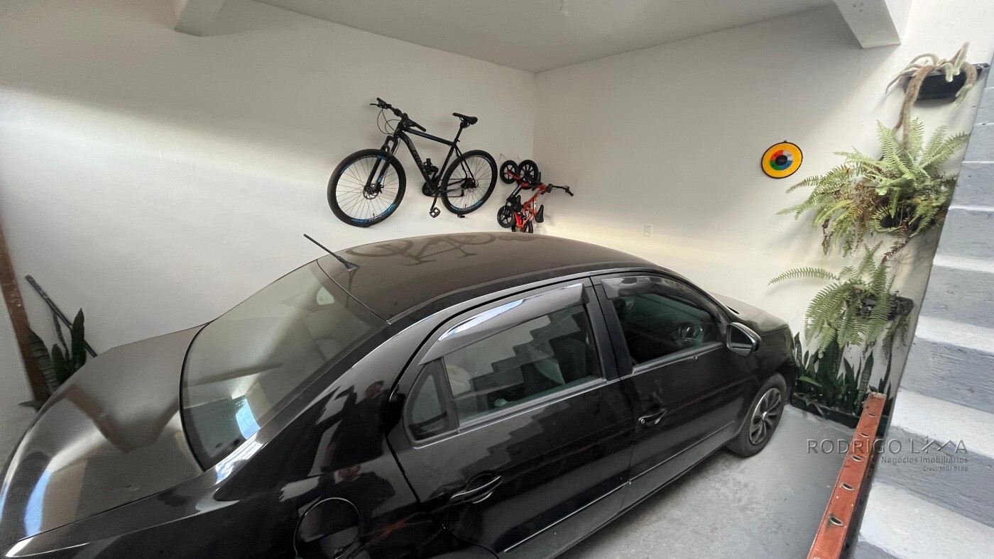 Casa para venda em São Lourenço - MG.