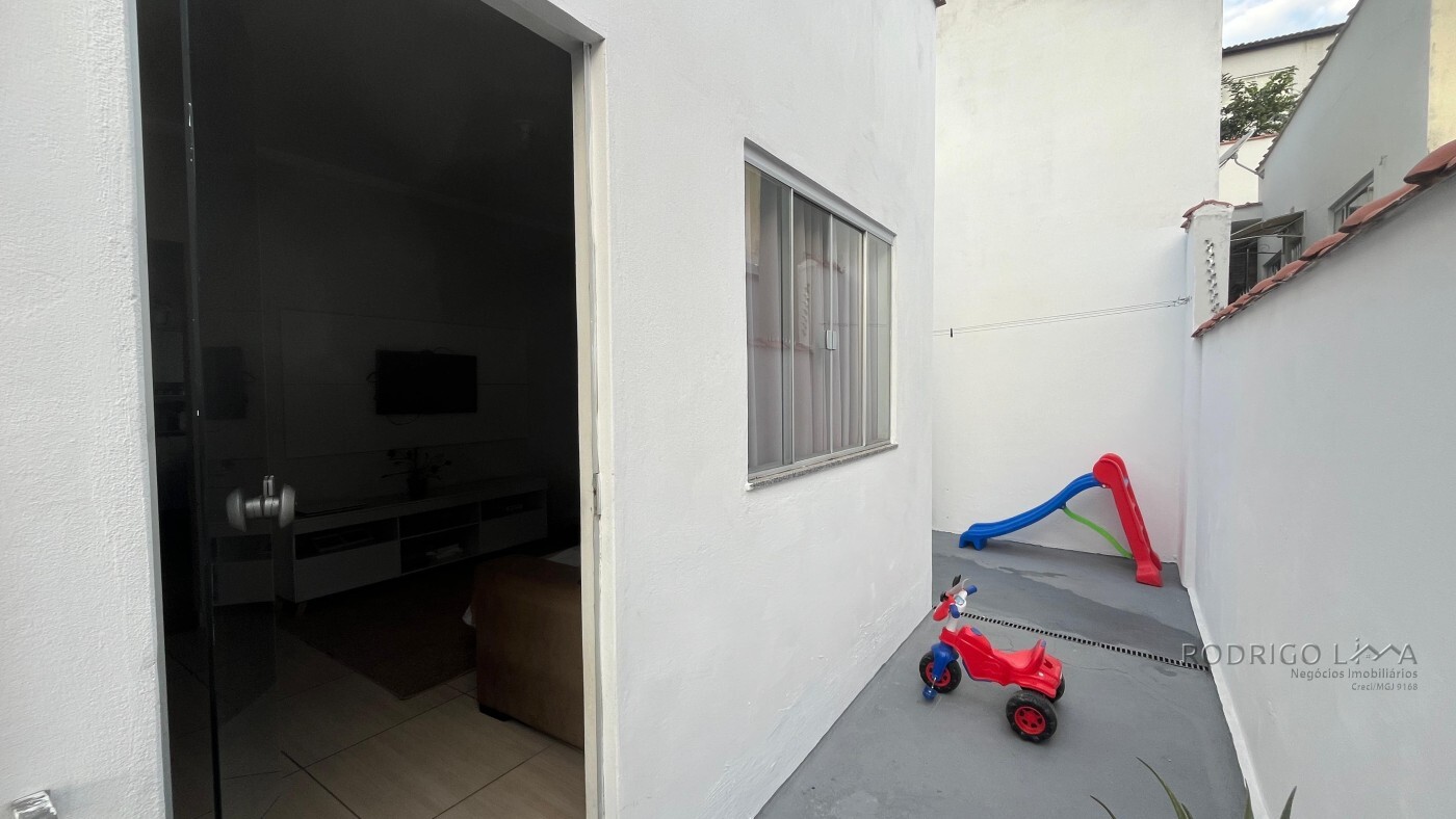 Casa para venda em São Lourenço - MG.