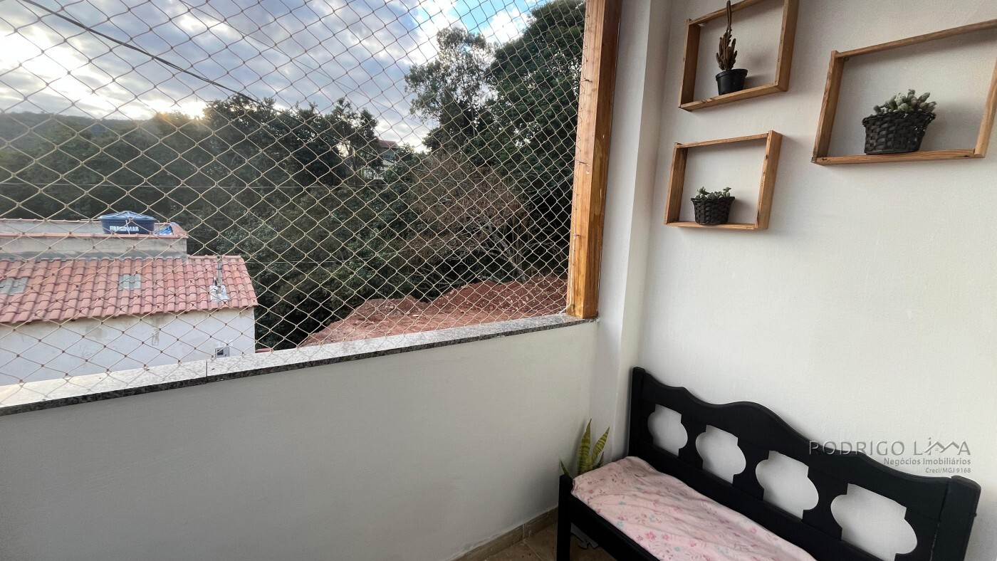 Casa para venda em São Lourenço - MG.