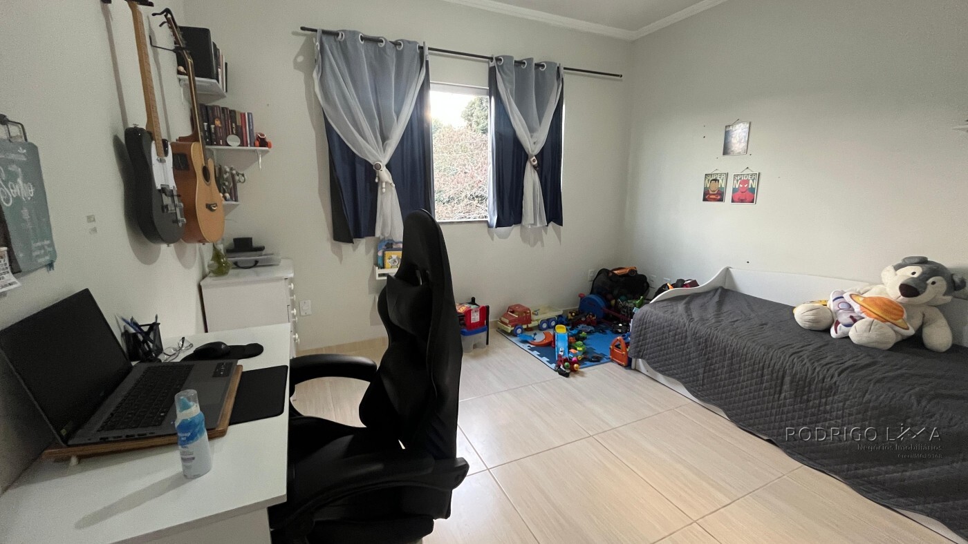 Casa para venda em São Lourenço - MG.