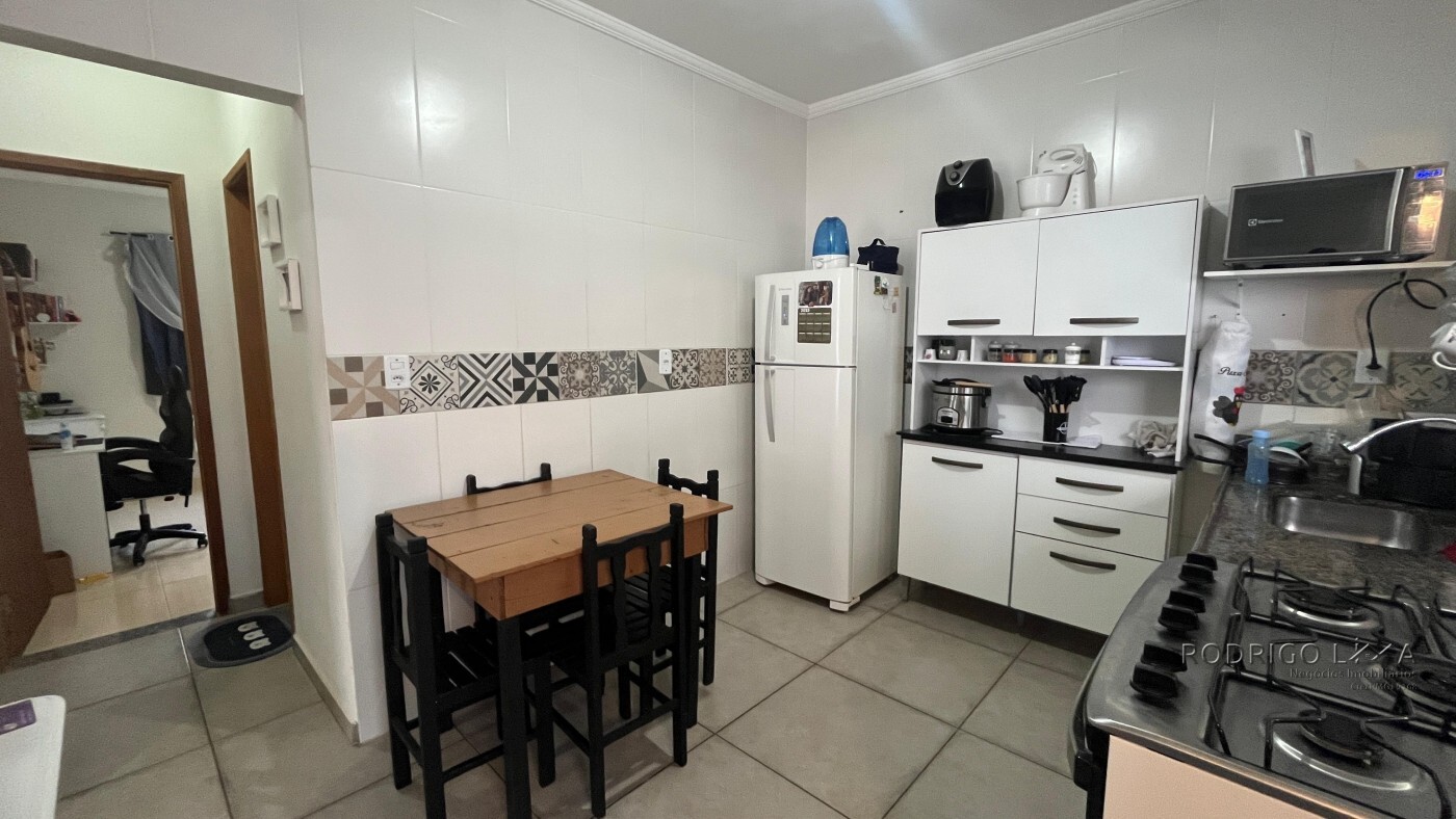 Casa para venda em São Lourenço - MG.