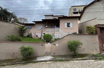 Casa para venda em São Lourenço MG.