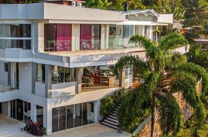 Luxuosa mansão para venda em Ubatuba SP.