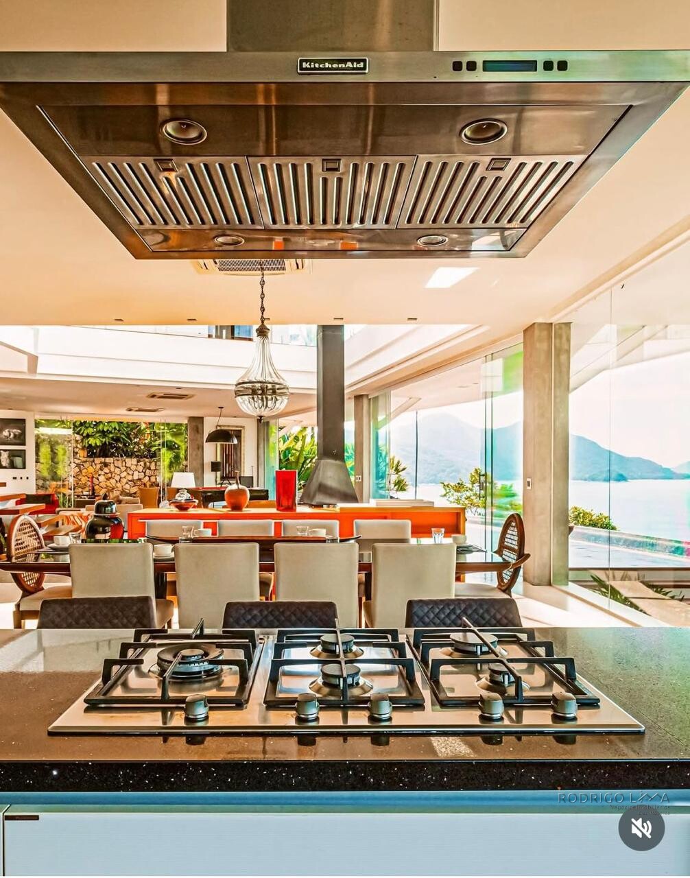 Luxuosa mansão para venda em Ubatuba SP.