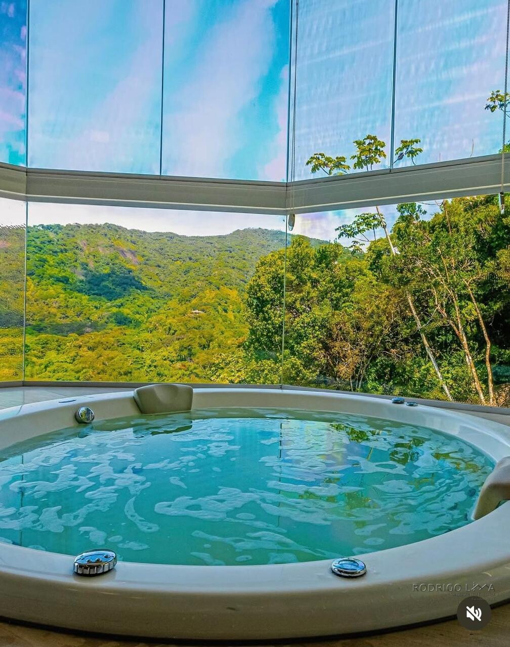 Luxuosa mansão para venda em Ubatuba SP.