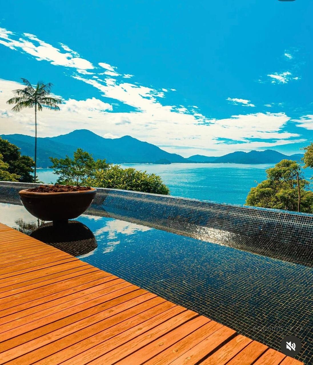 Luxuosa mansão para venda em Ubatuba SP.