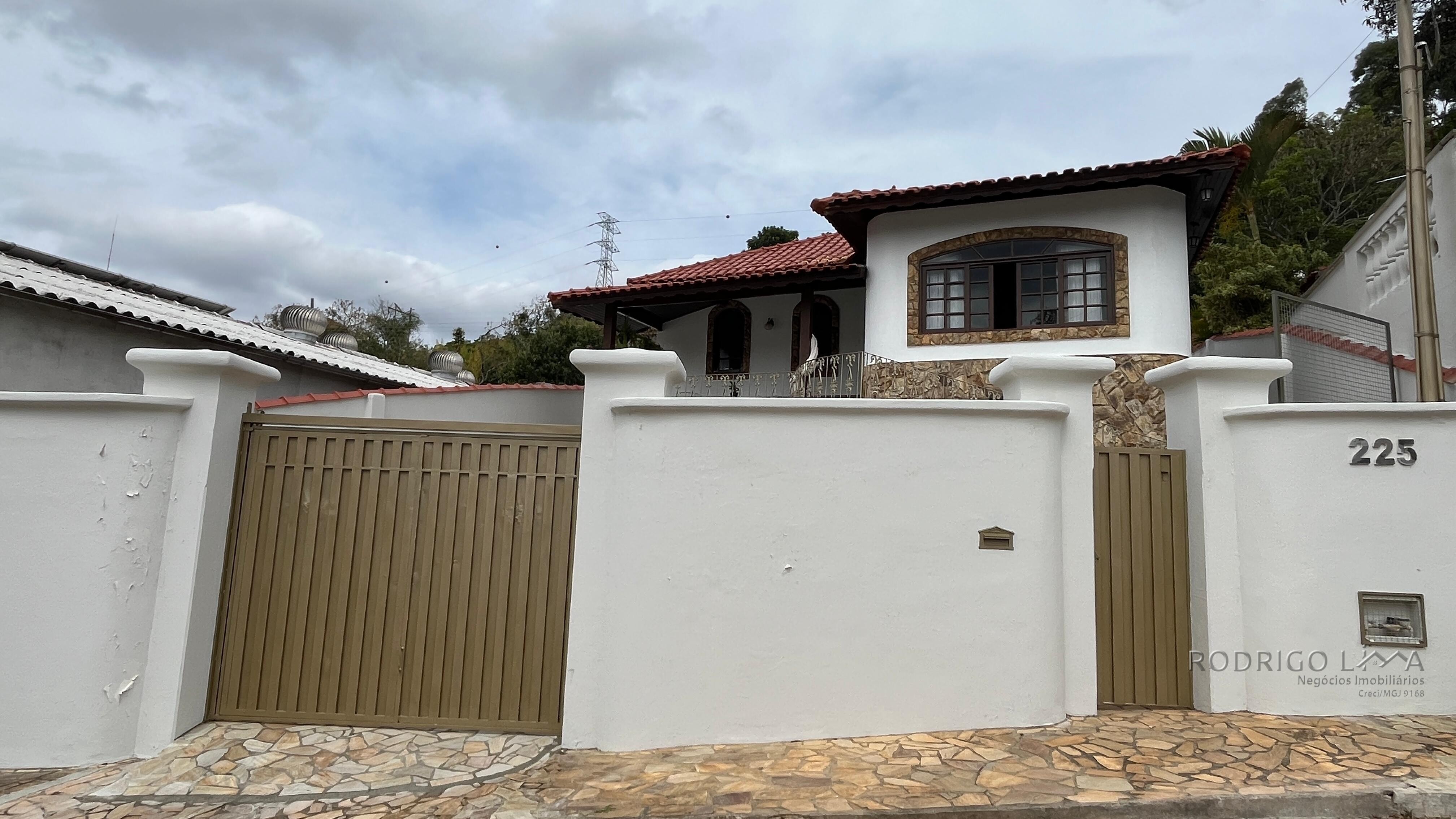 Casa para venda em São Lourenço MG.