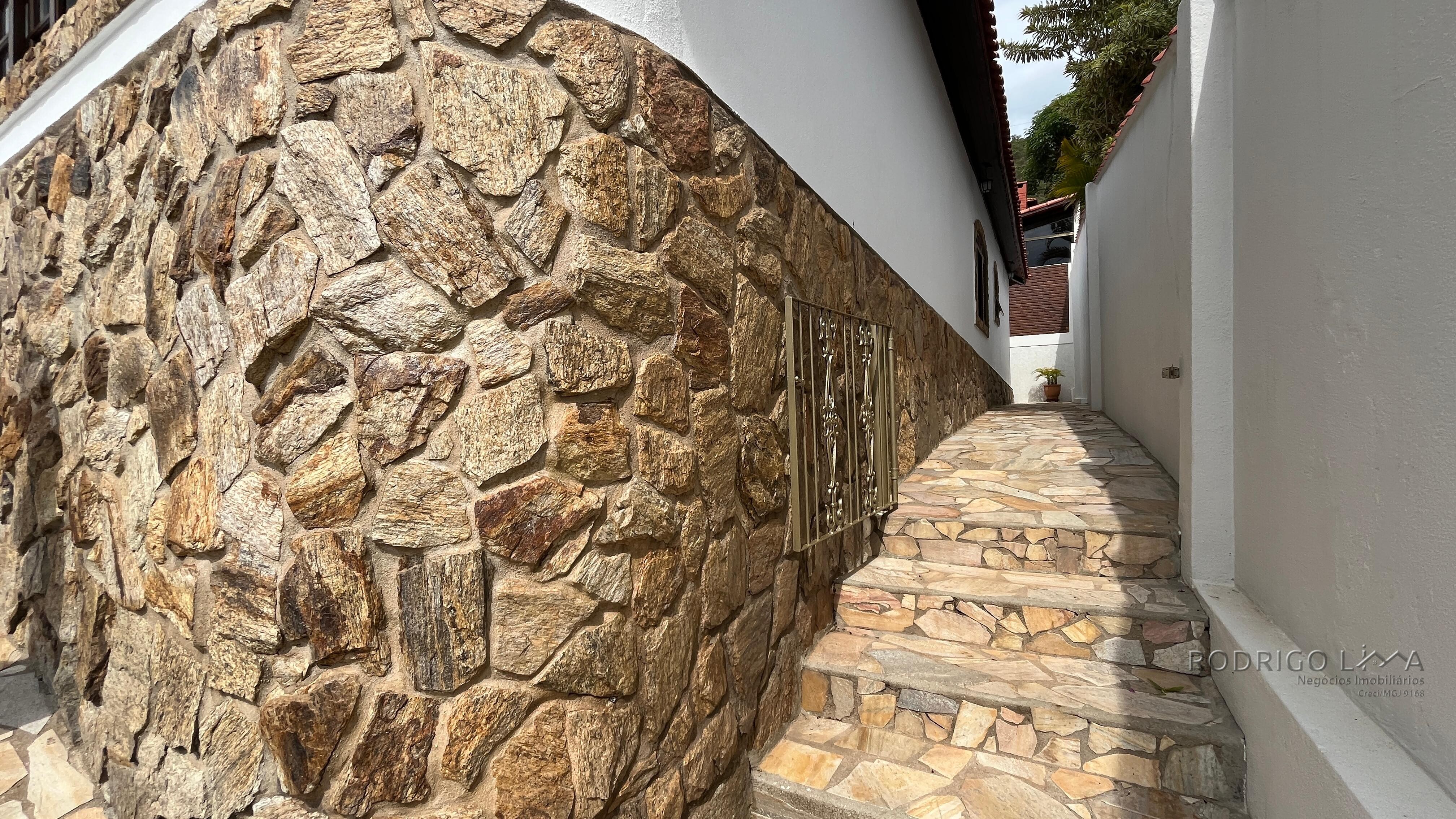 Casa para venda em São Lourenço MG.