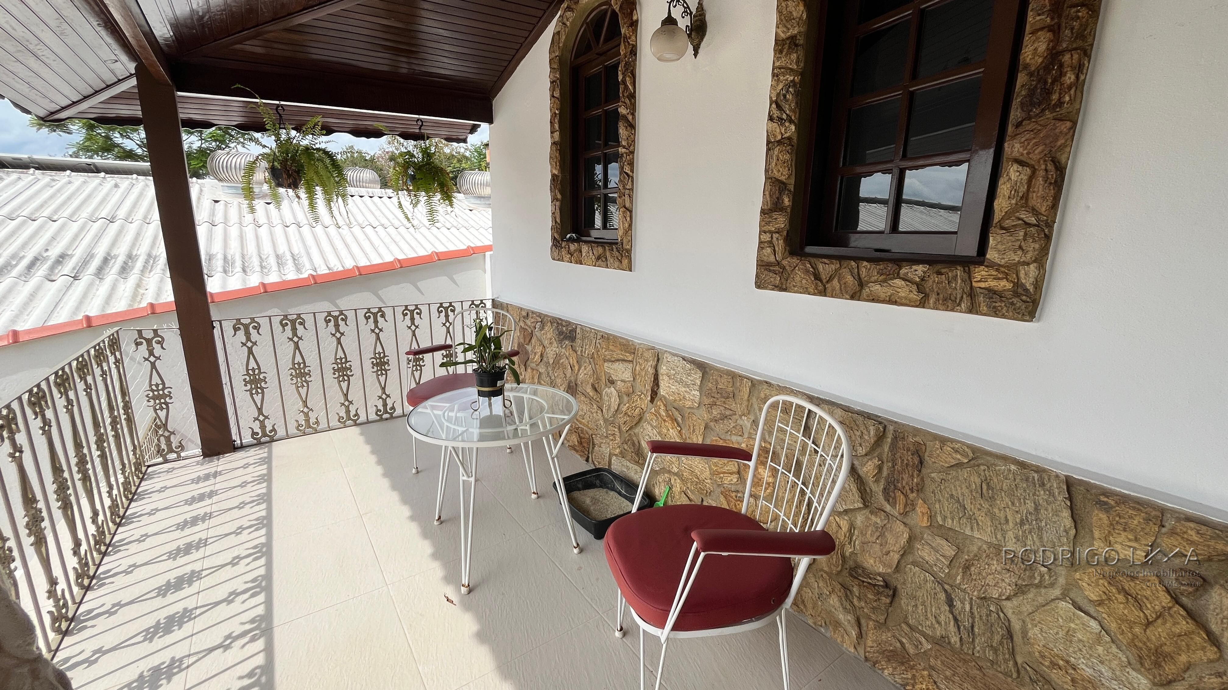 Casa para venda em São Lourenço MG.