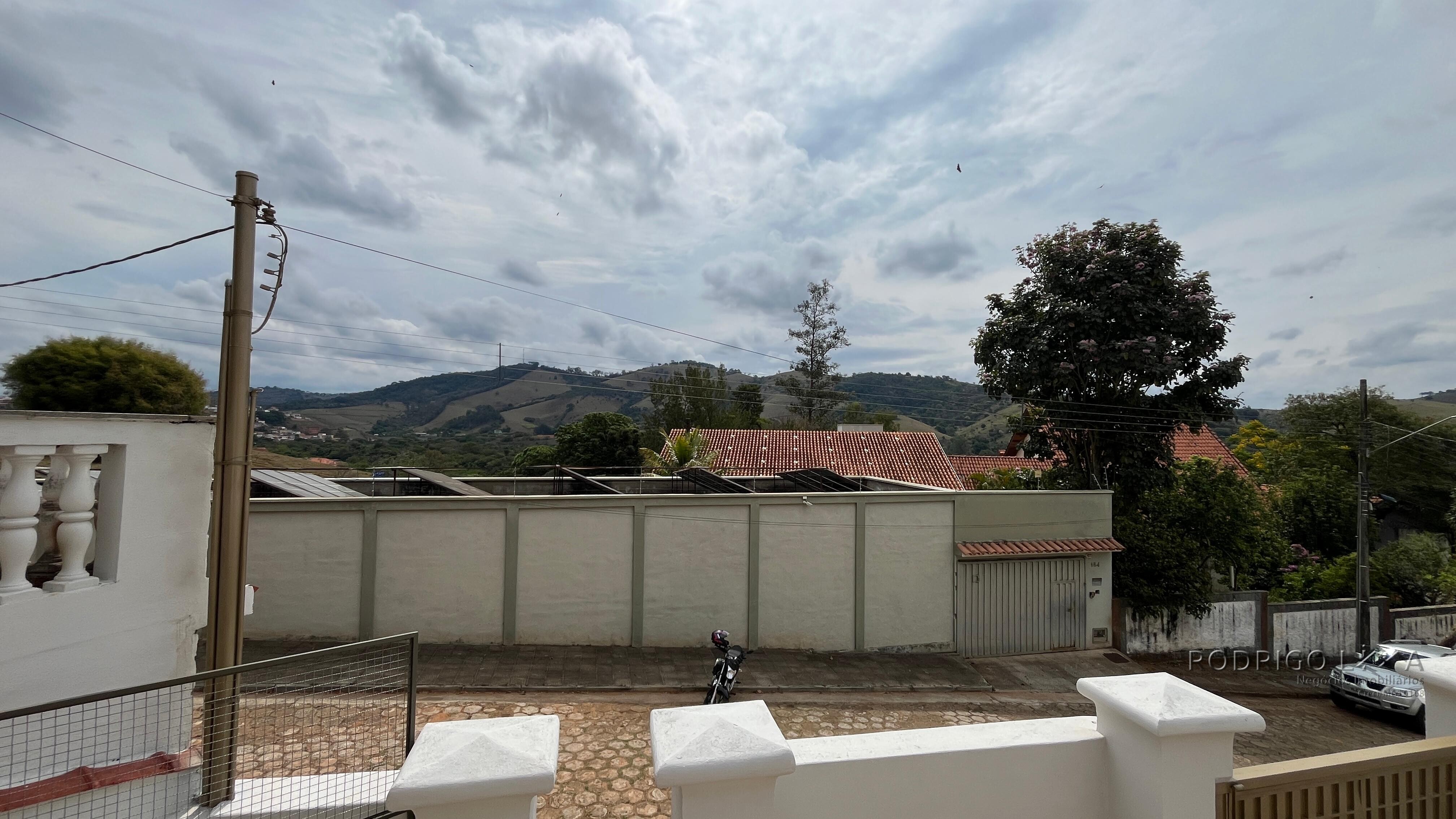Casa para venda em São Lourenço MG.