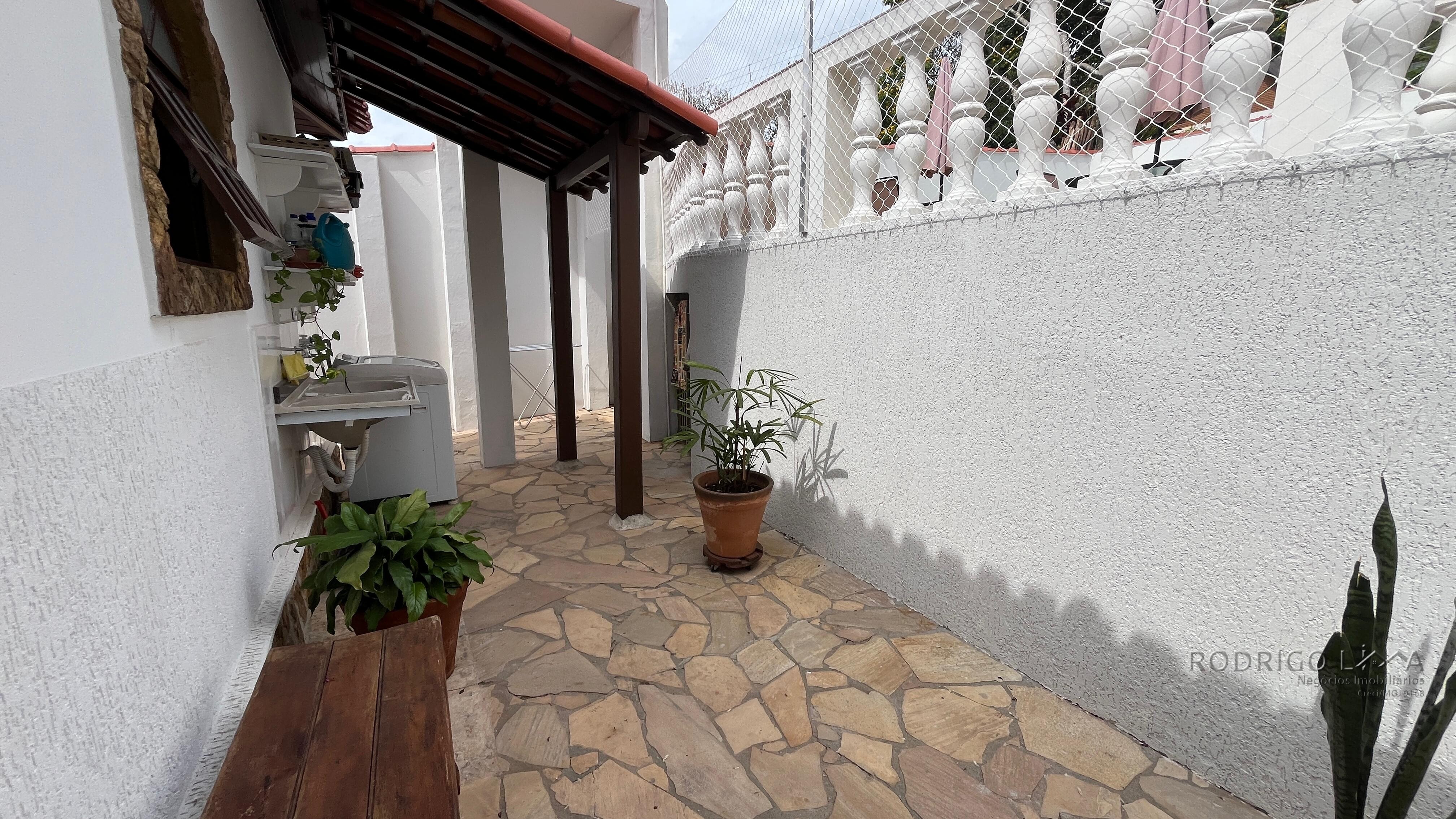 Casa para venda em São Lourenço MG.