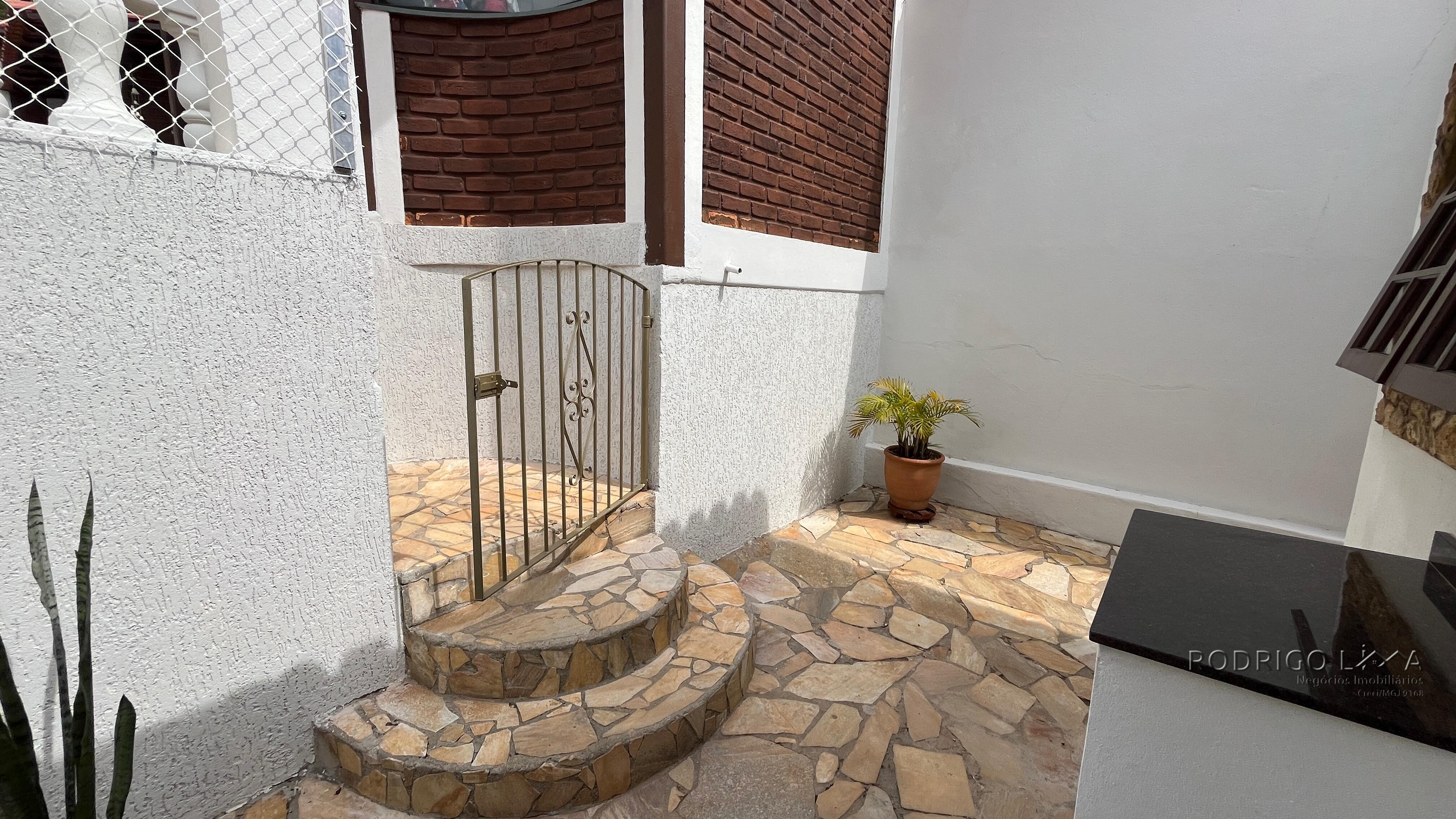 Casa para venda em São Lourenço MG.