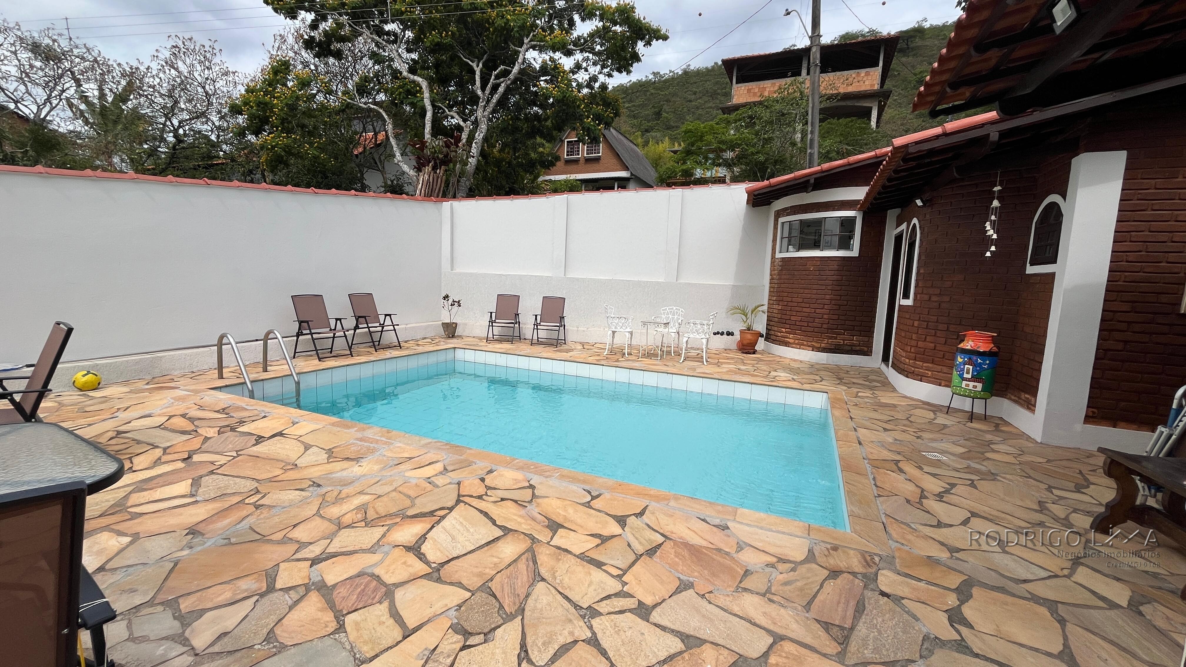 Casa para venda em São Lourenço MG.