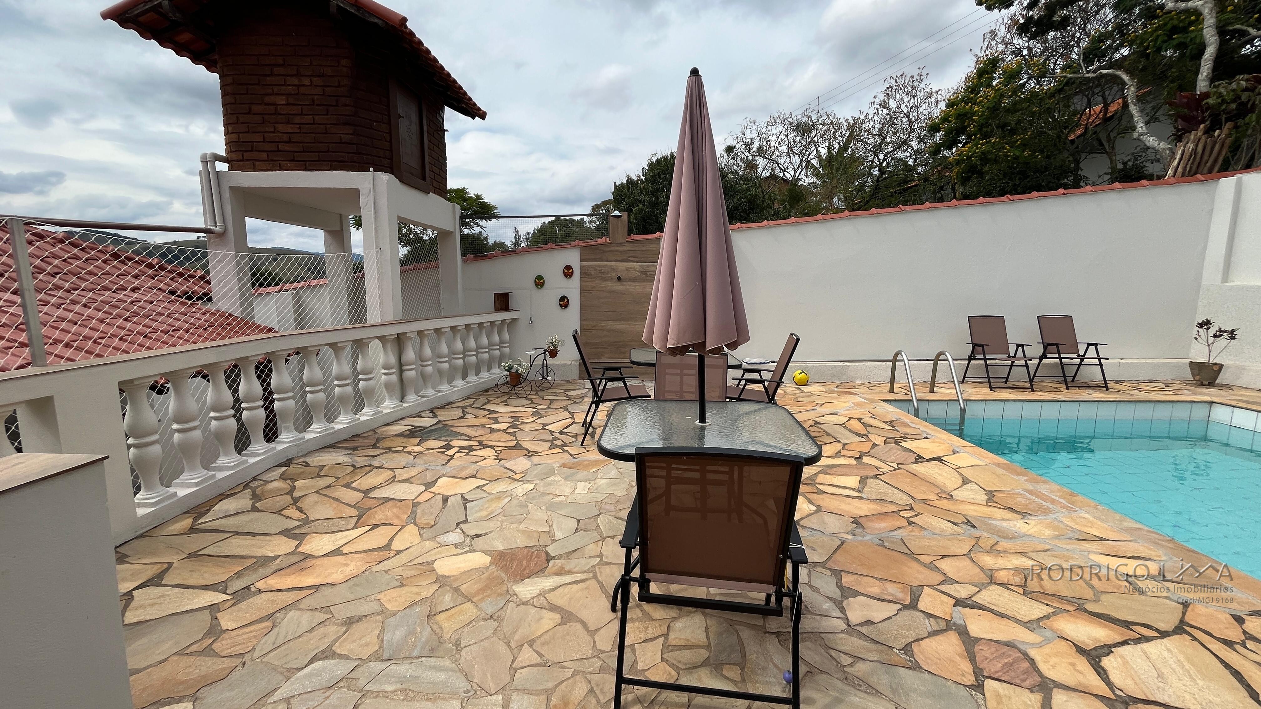 Casa para venda em São Lourenço MG.