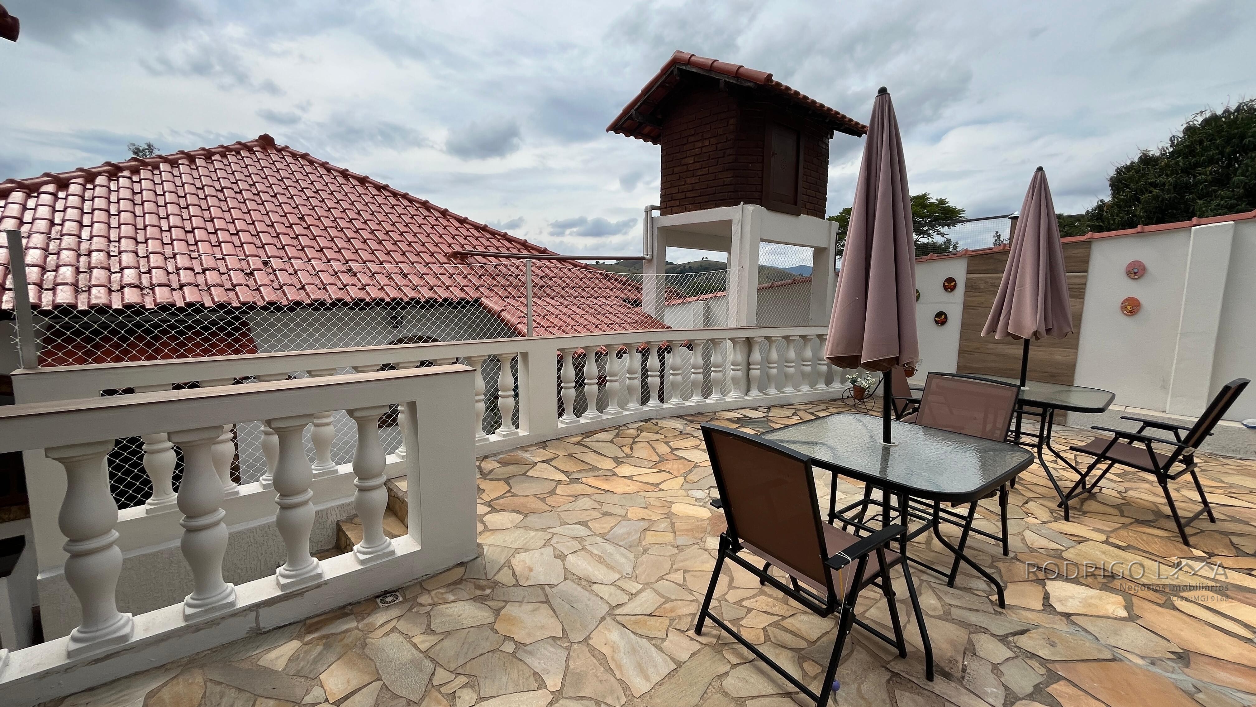 Casa para venda em São Lourenço MG.