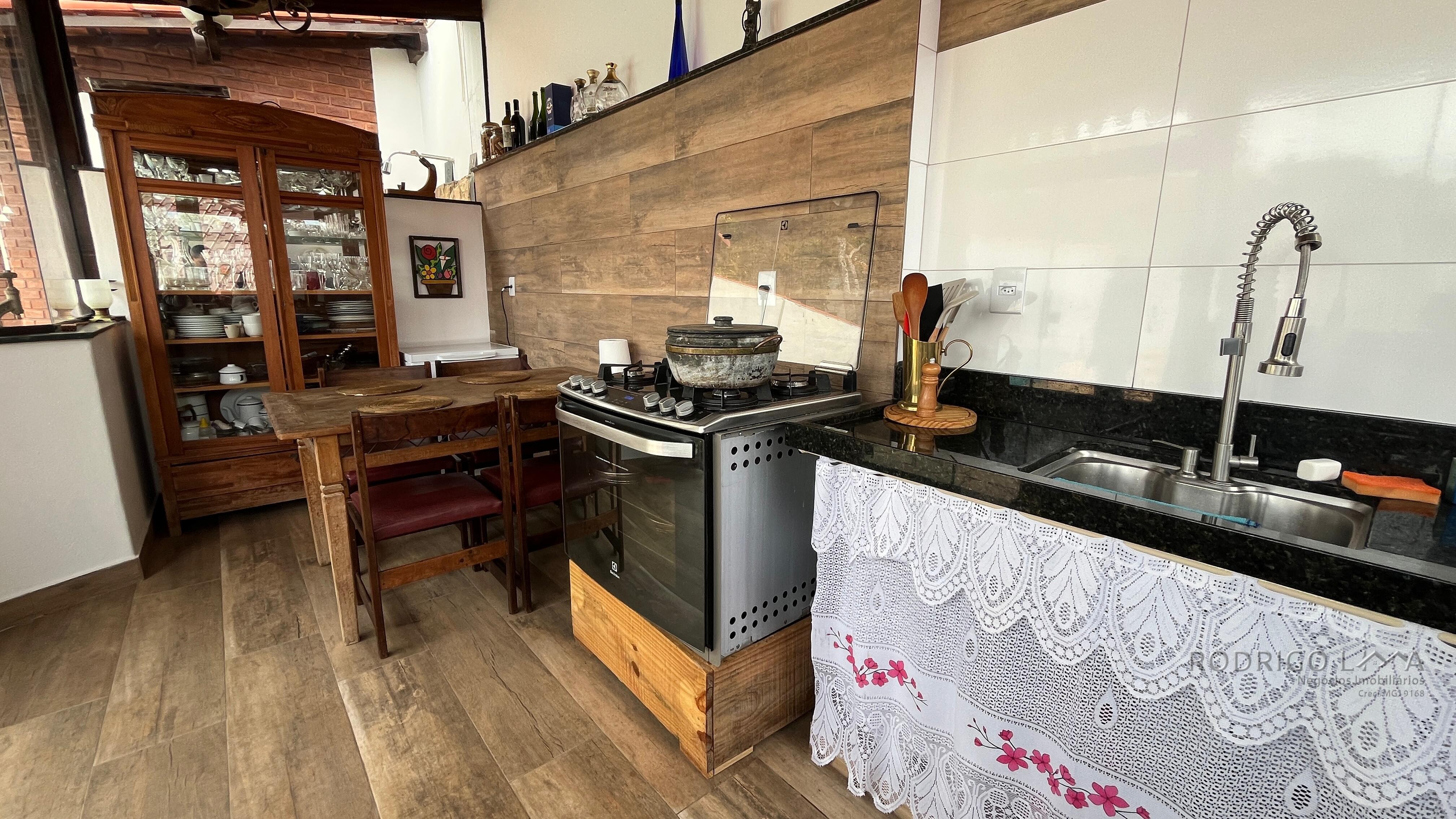 Casa para venda em São Lourenço MG.