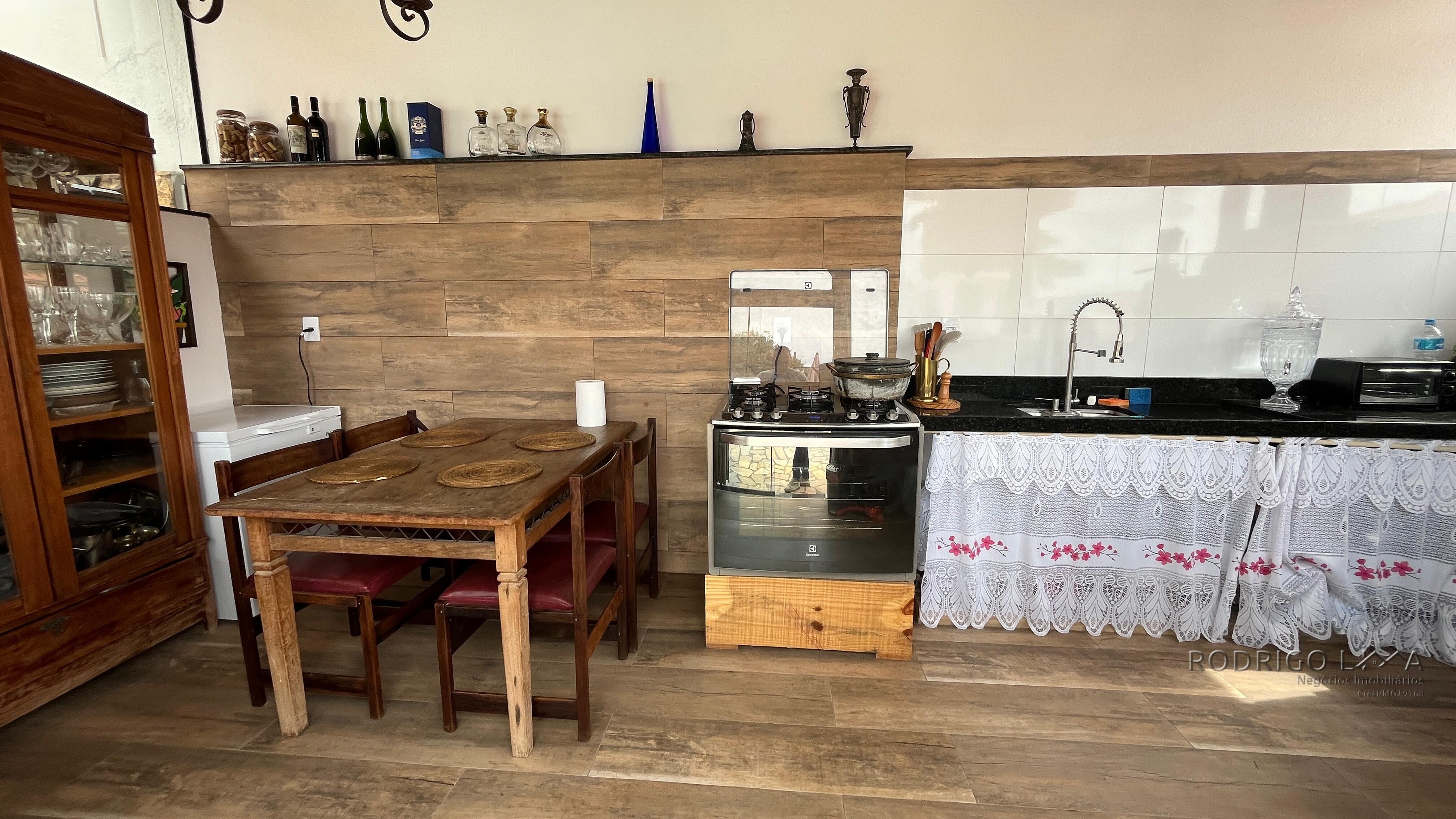 Casa para venda em São Lourenço MG.