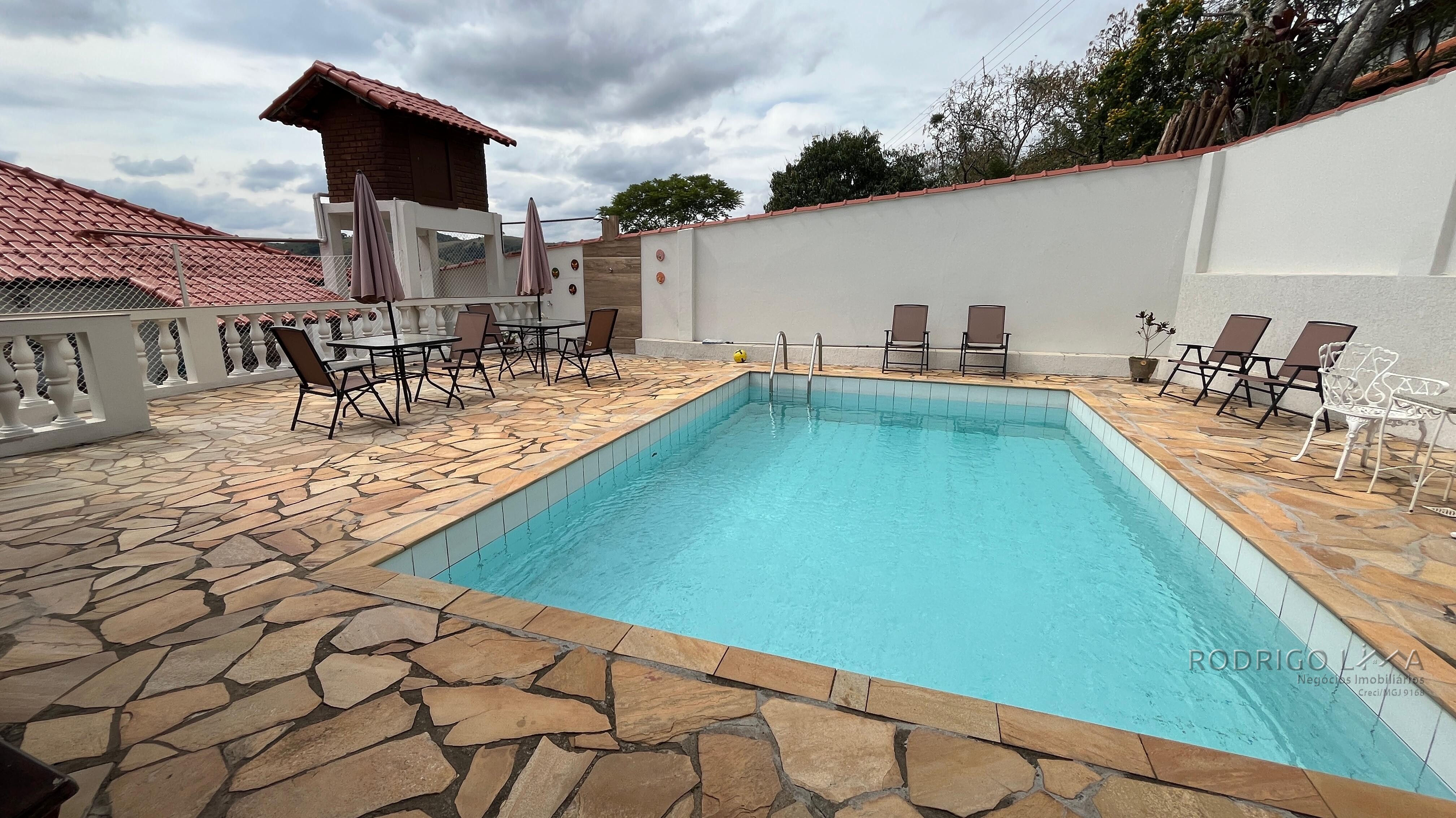 Casa para venda em São Lourenço MG.