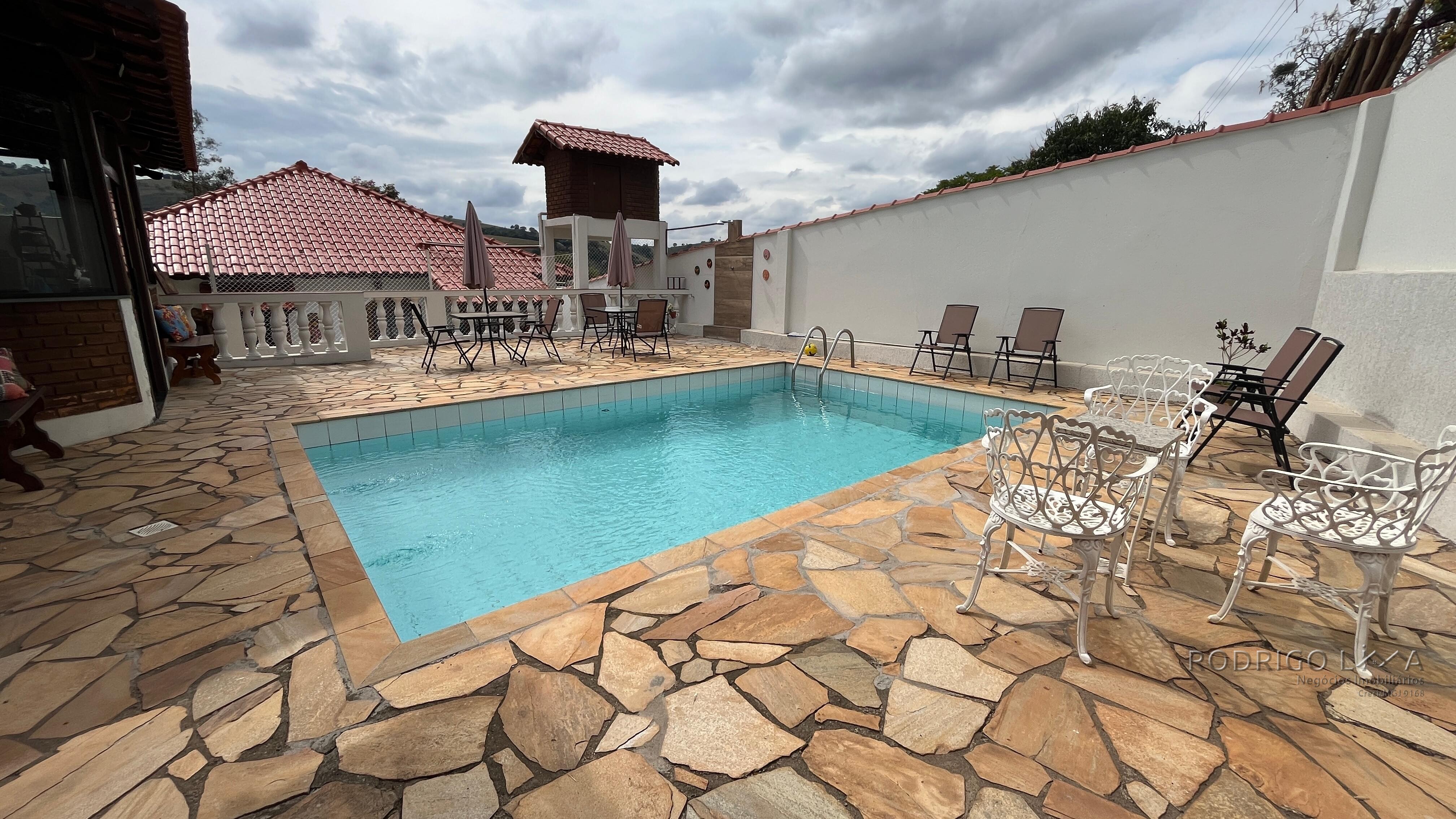 Casa para venda em São Lourenço MG.