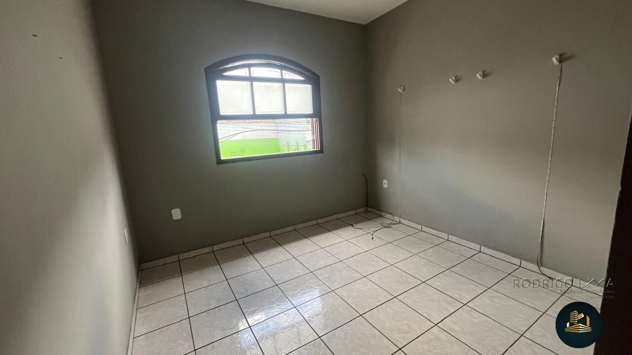 Casa para venda em São Lourenço - MG.