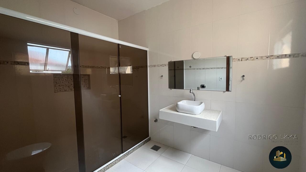 Casa para venda em São Lourenço - MG.