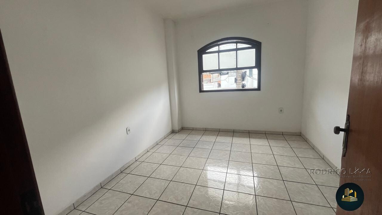 Casa para venda em São Lourenço - MG.