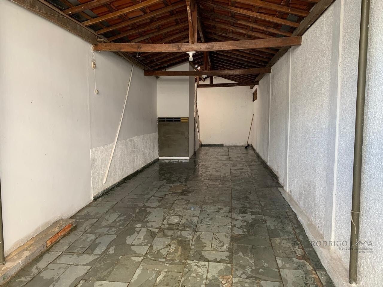 Casa para venda em São Lourenço - MG.