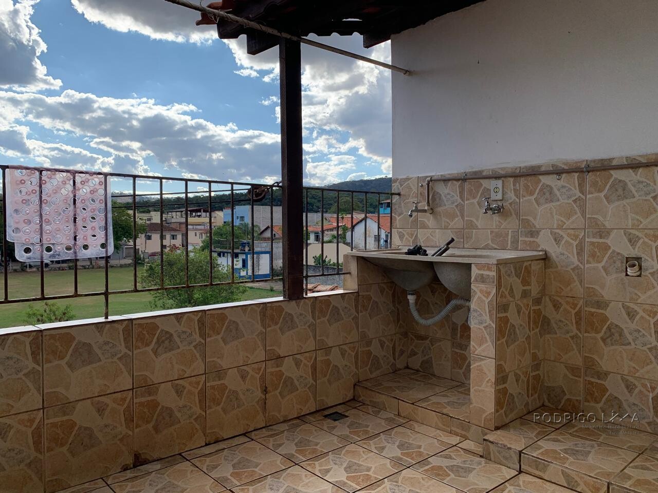 Casa para venda em São Lourenço - MG.