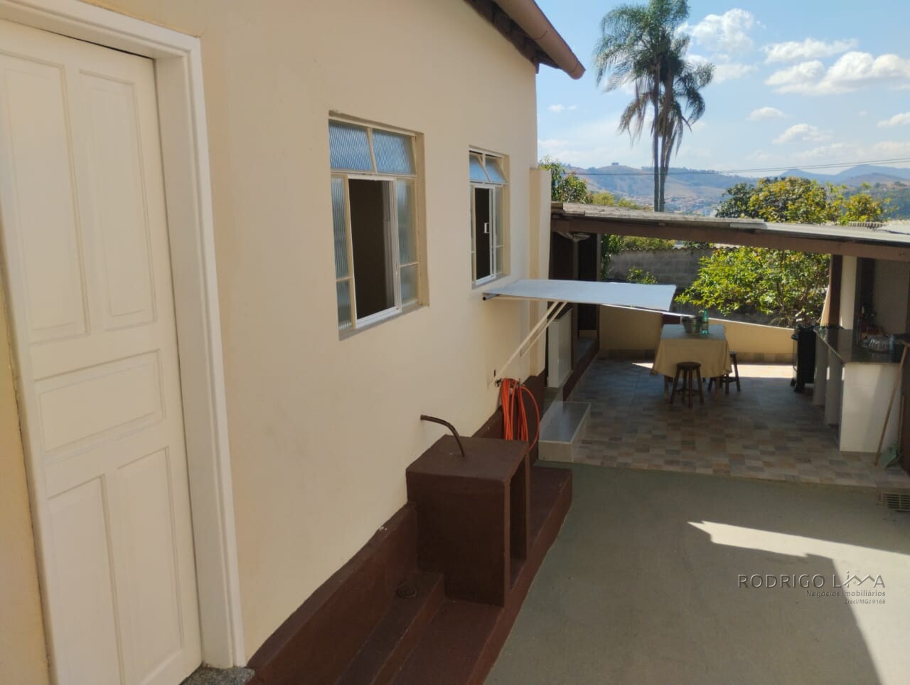 Casa para venda em São Lourenço - MG.