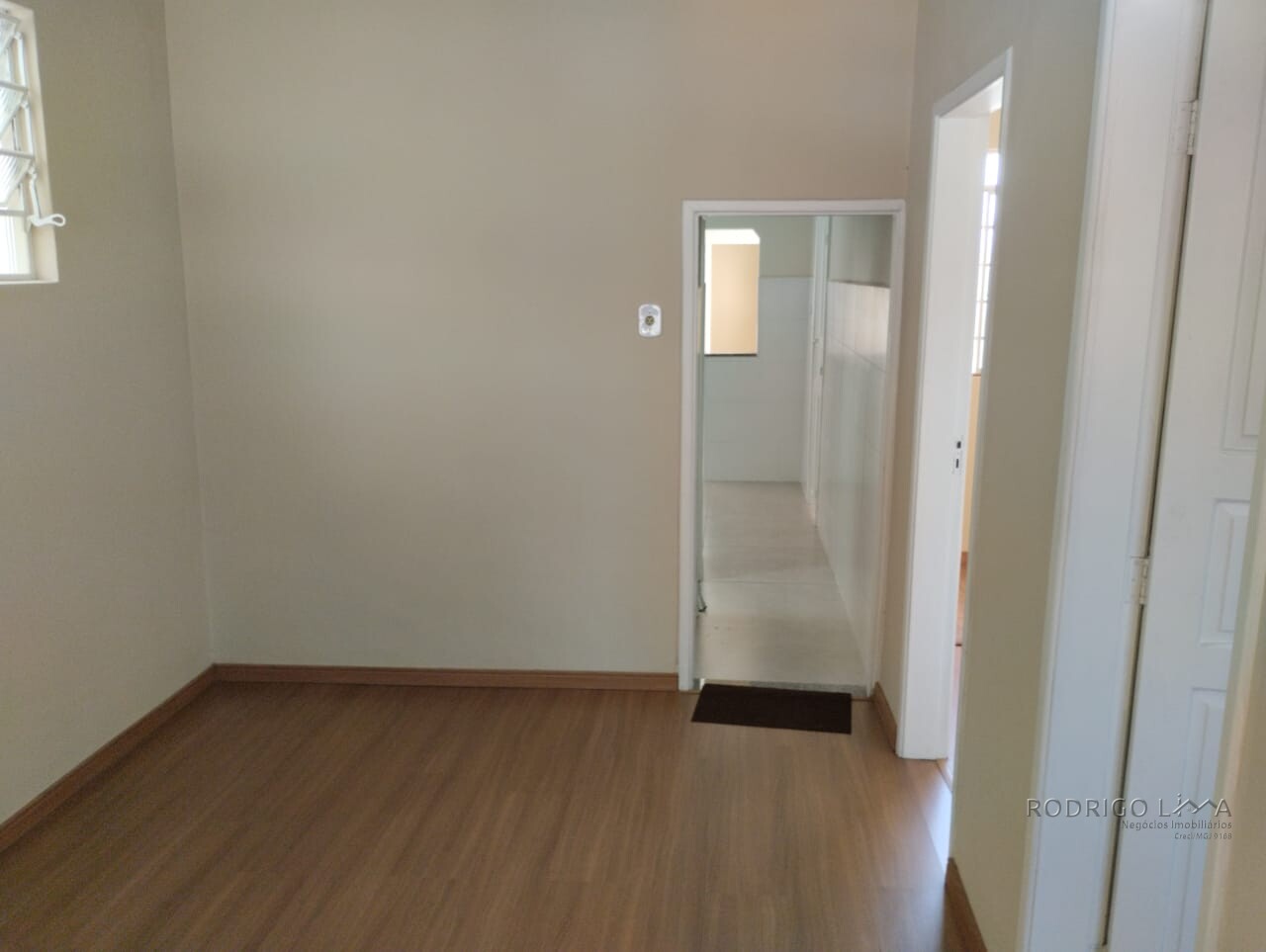 Casa para venda em São Lourenço - MG.