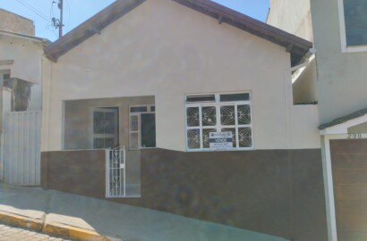 Casa para venda em São Lourenço - MG.